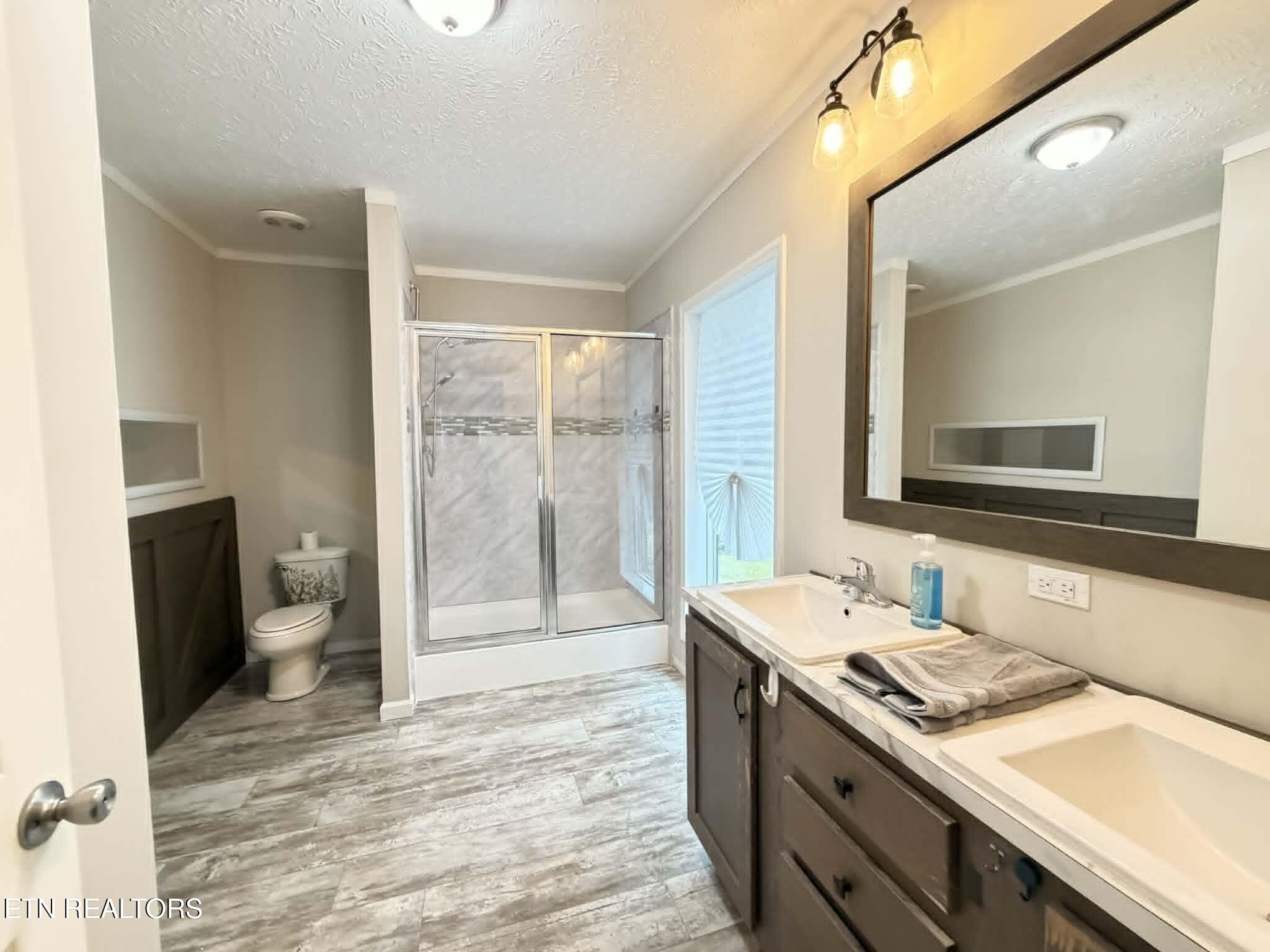 381 Dixon Rd