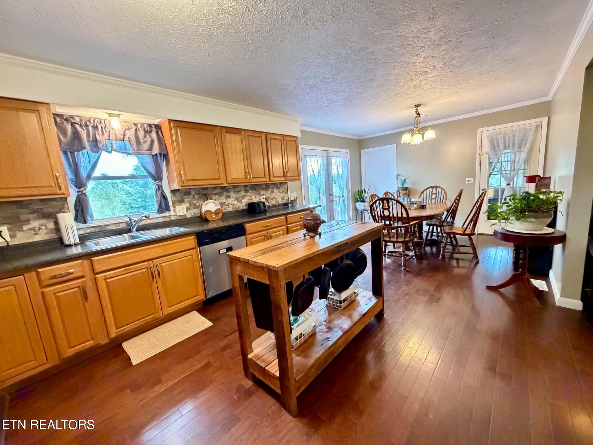 2799 Doran Rd