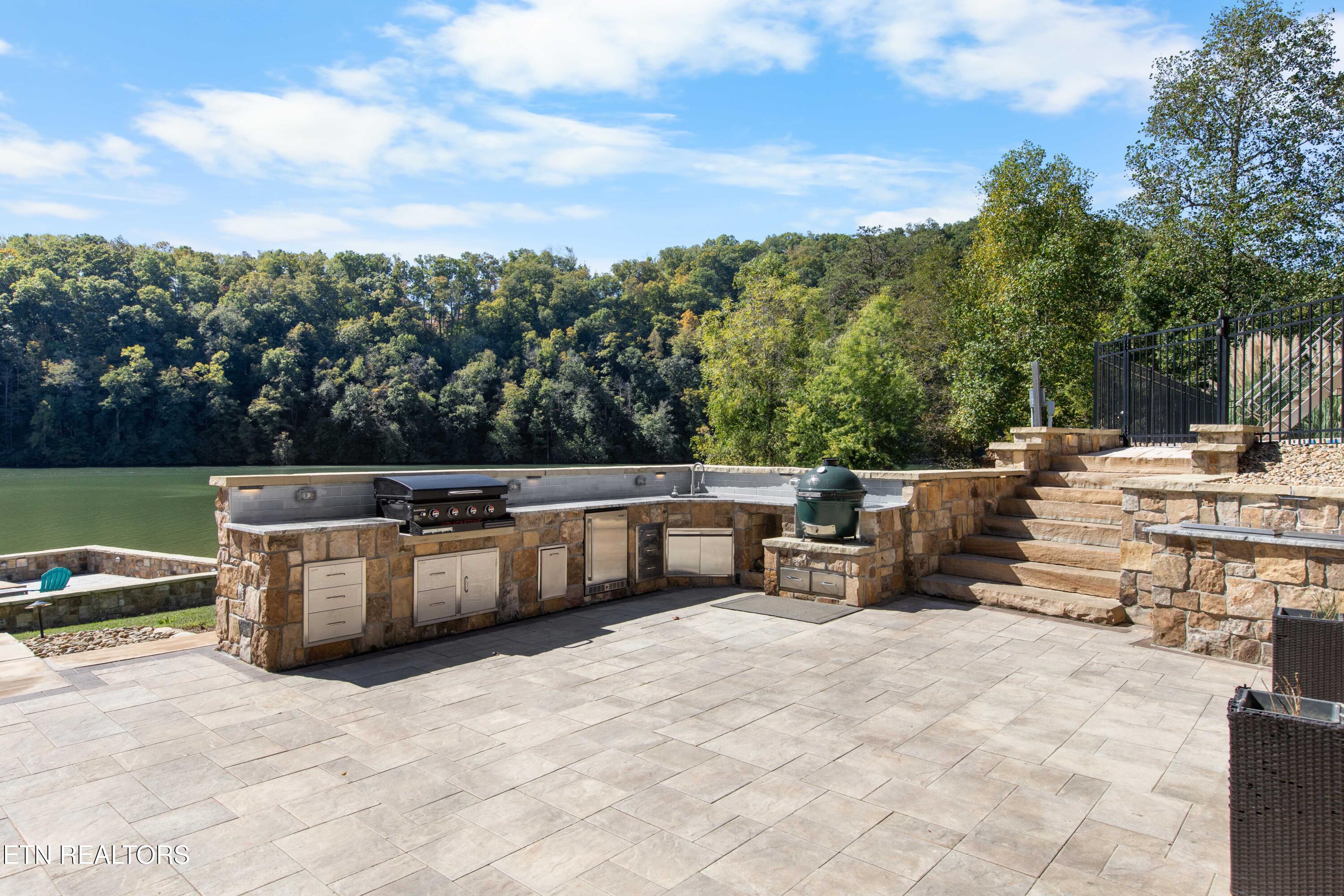 274 Lakecrest Drive