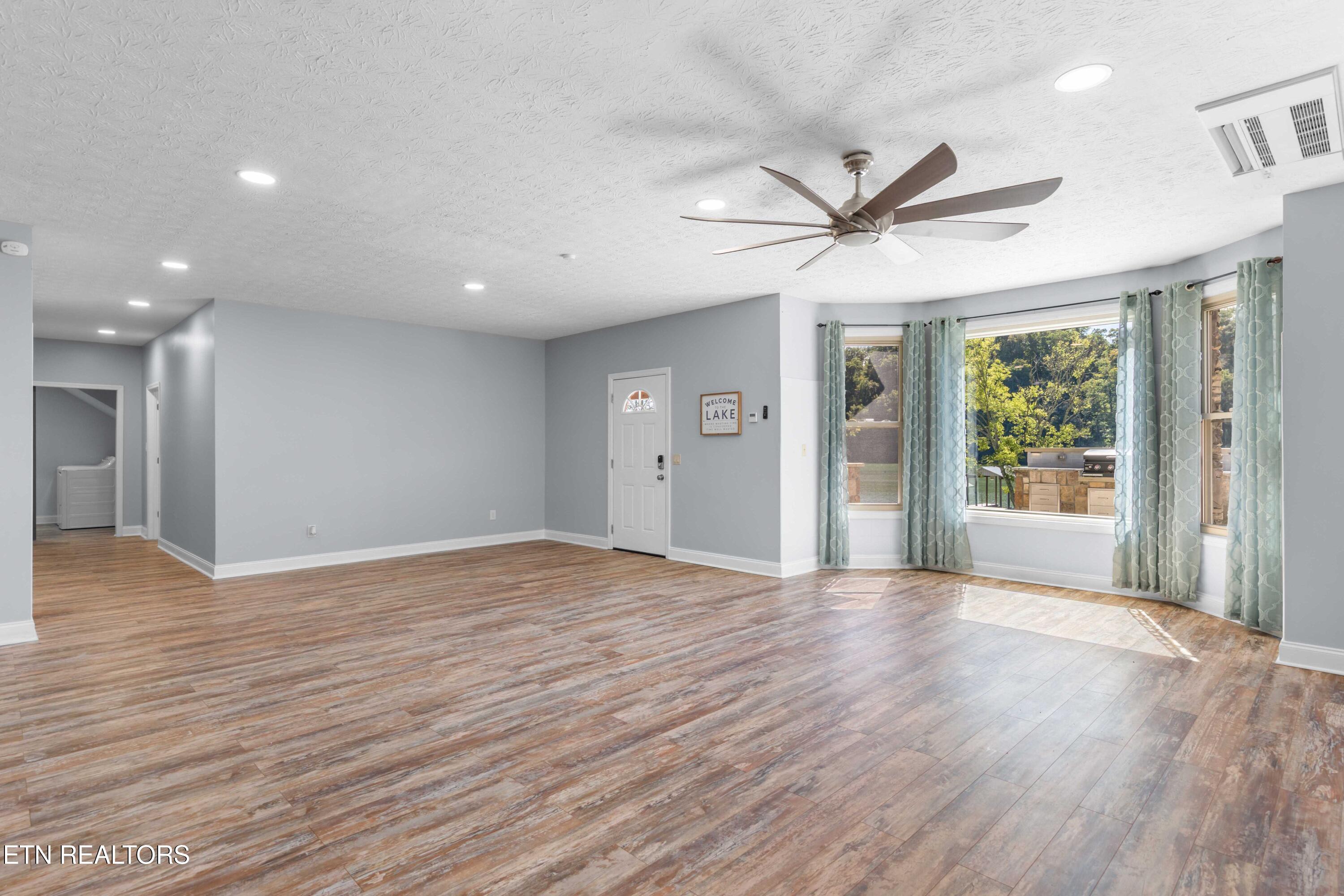 274 Lakecrest Drive