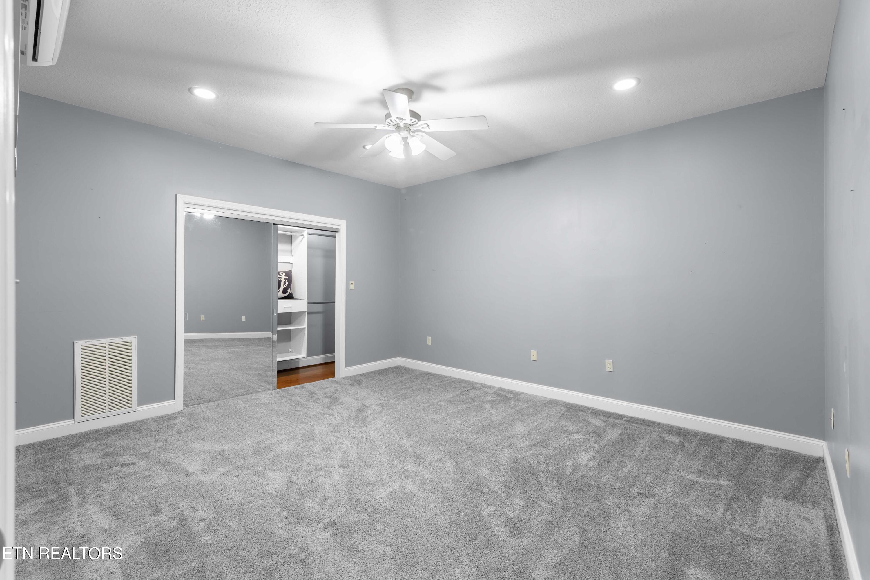 274 Lakecrest Drive