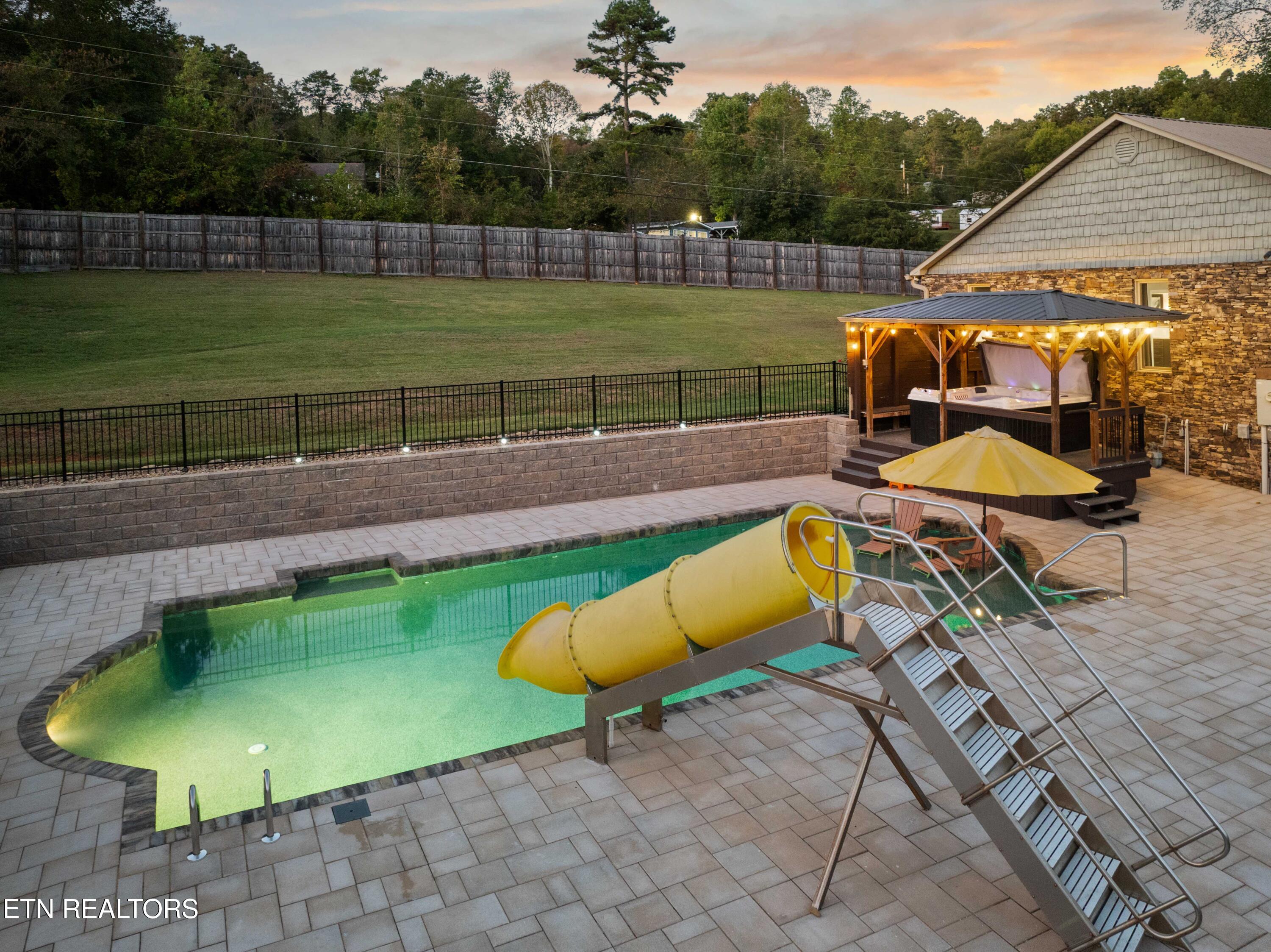 274 Lakecrest Drive