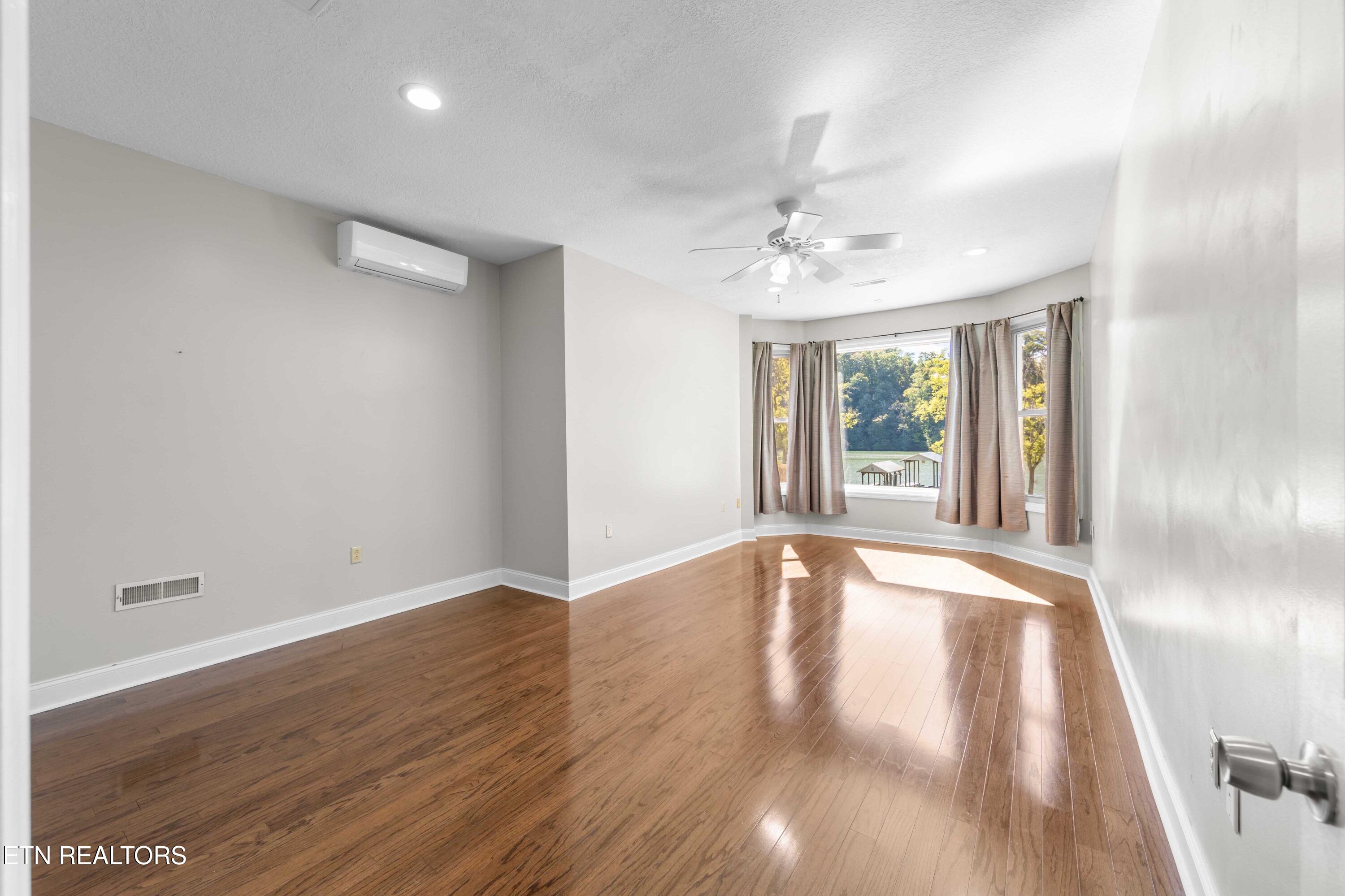 274 Lakecrest Drive