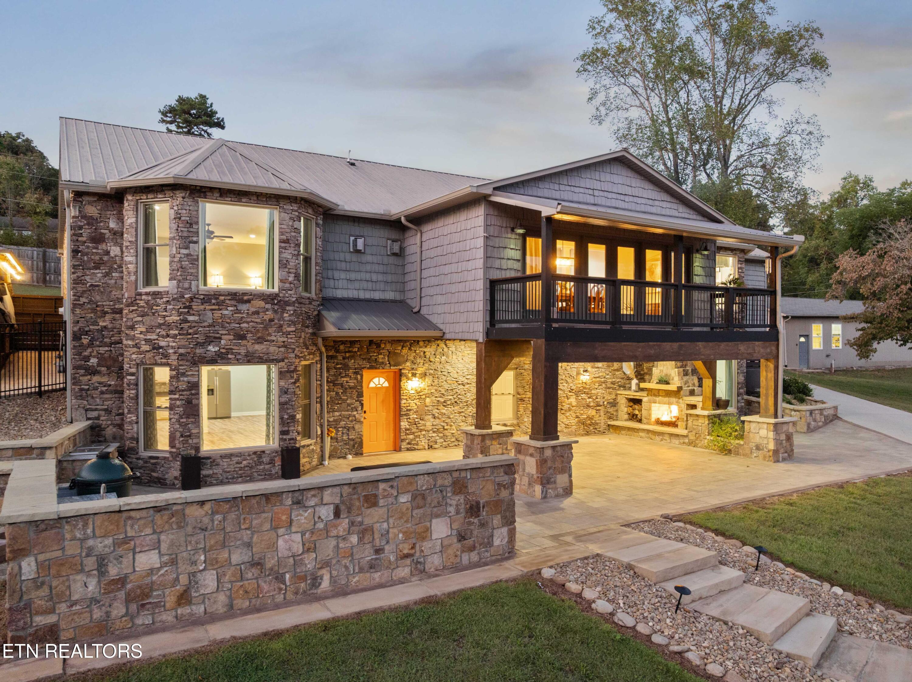 274 Lakecrest Drive