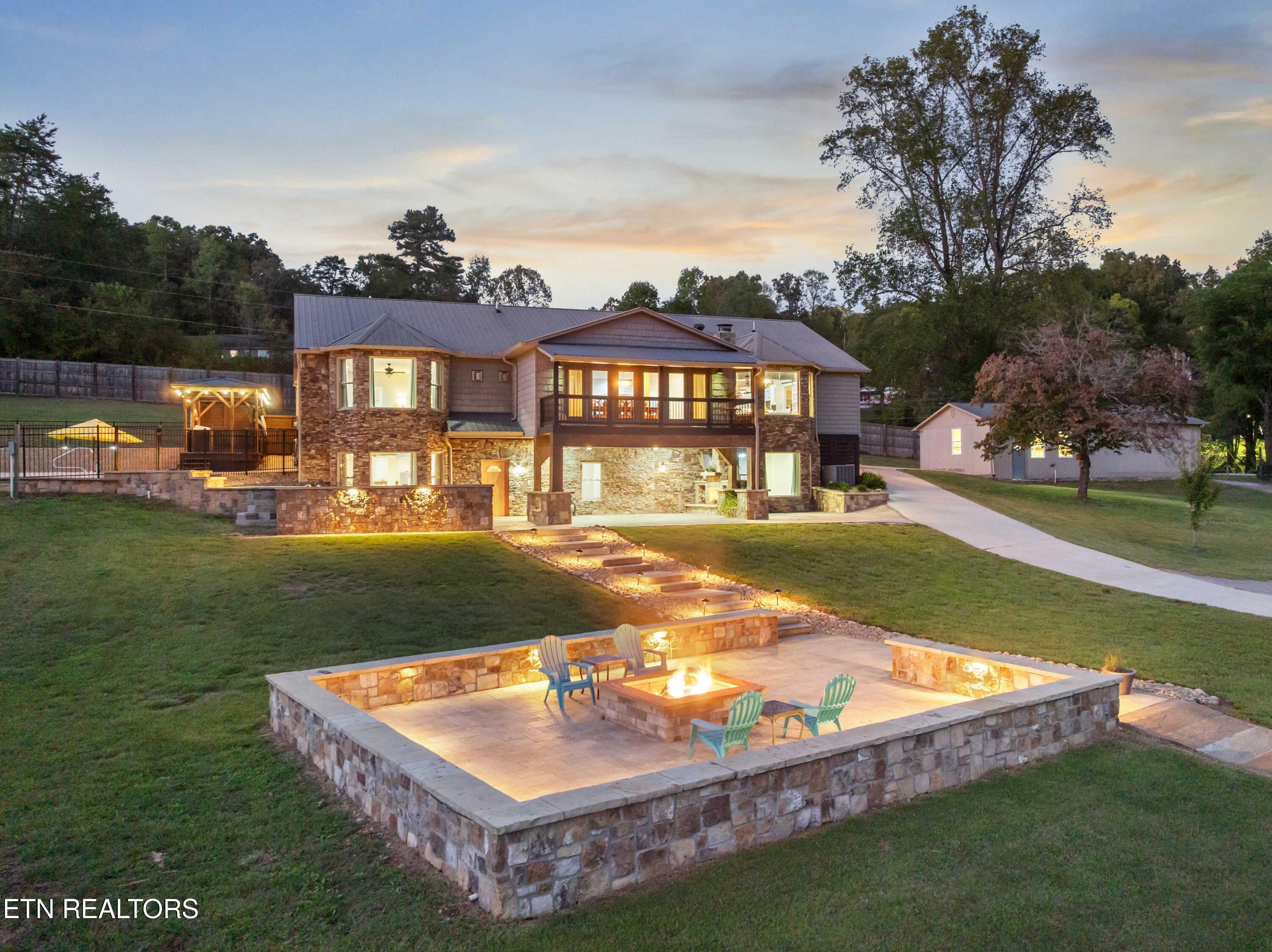 274 Lakecrest Drive