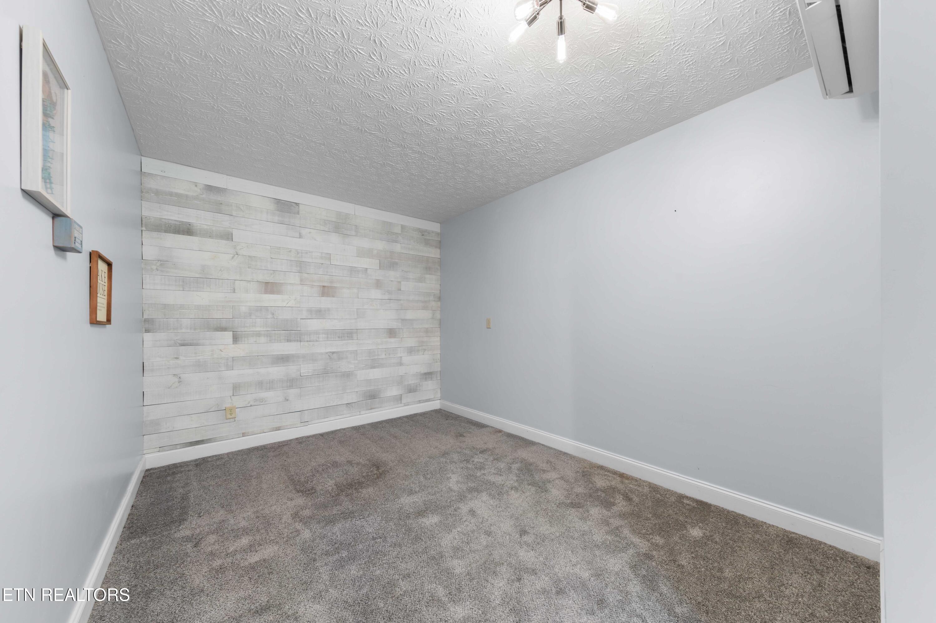 274 Lakecrest Drive