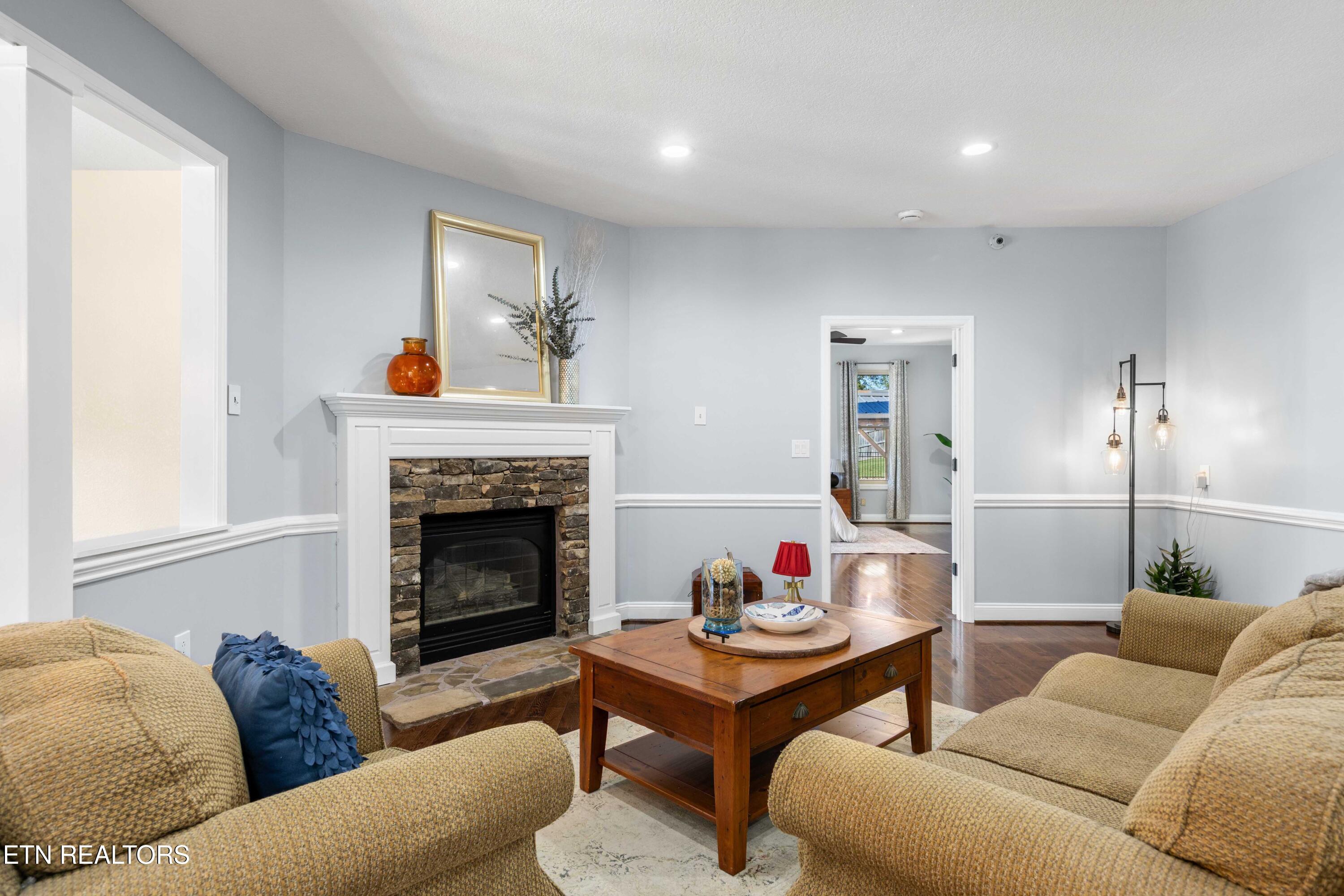 274 Lakecrest Drive