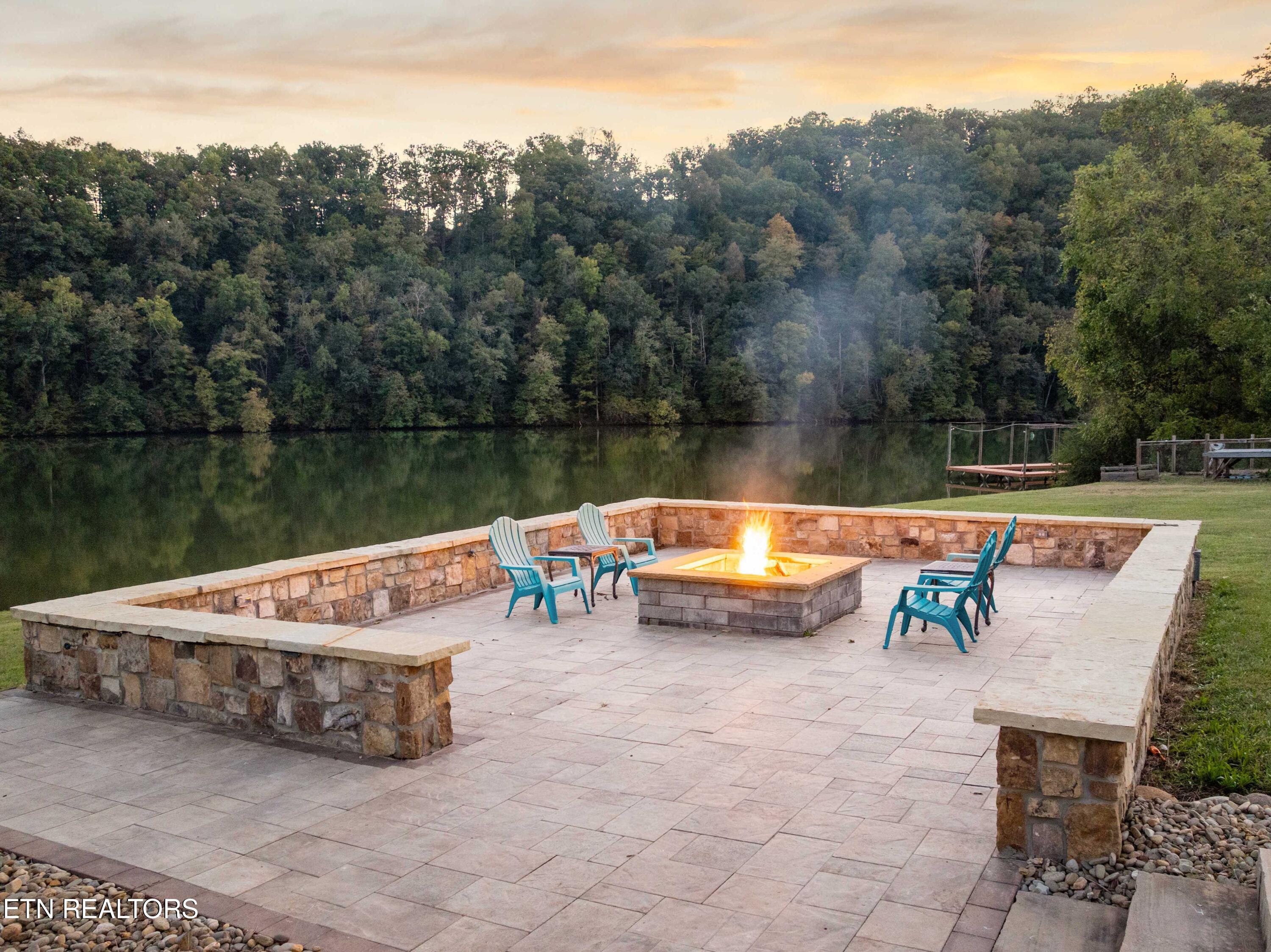 274 Lakecrest Drive