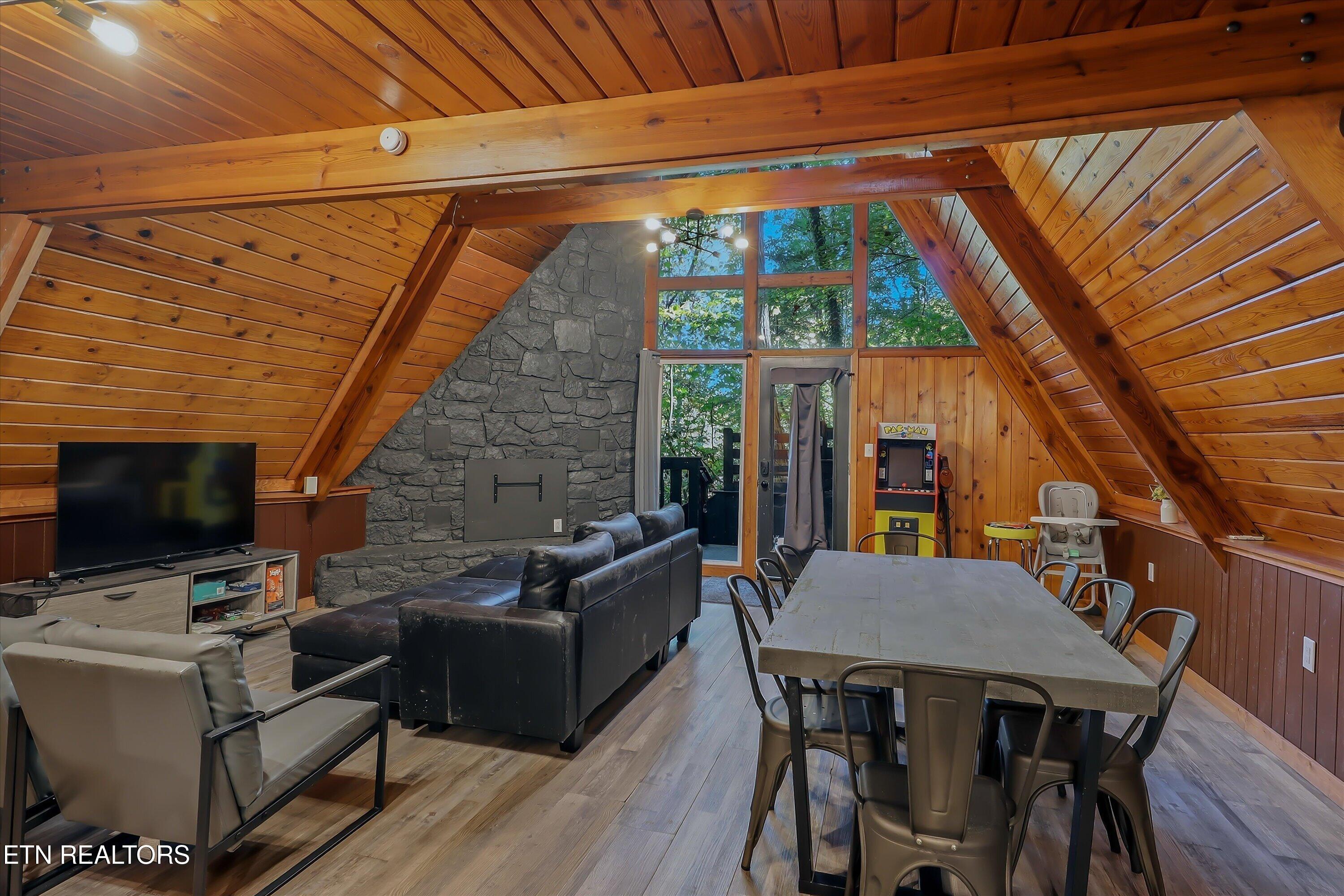 1161 Ski Mountain Rd