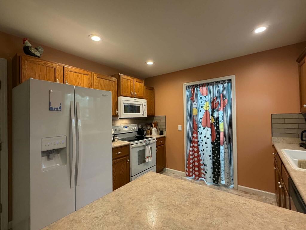 64 Pear Cir