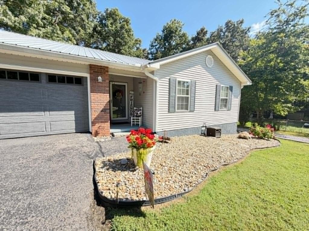 64 Pear Cir