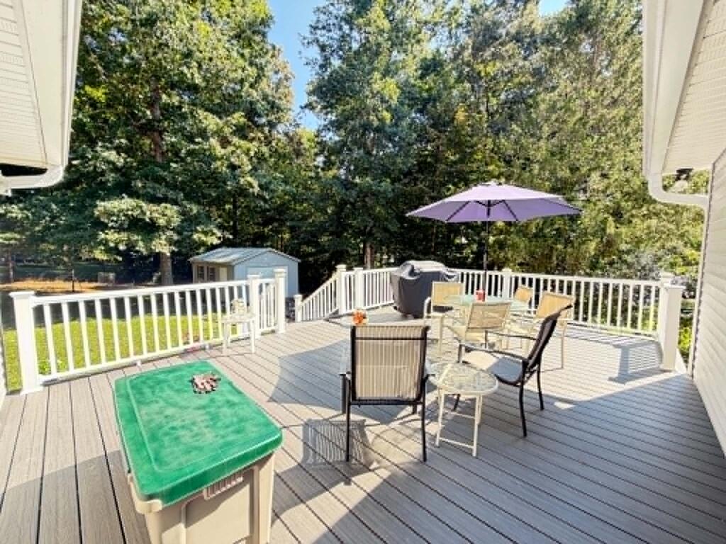 64 Pear Cir