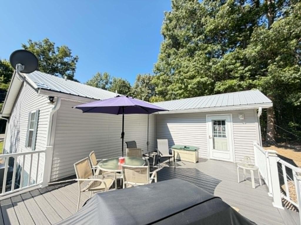 64 Pear Cir