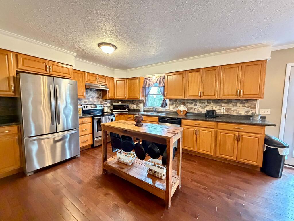 2799 Doran Rd