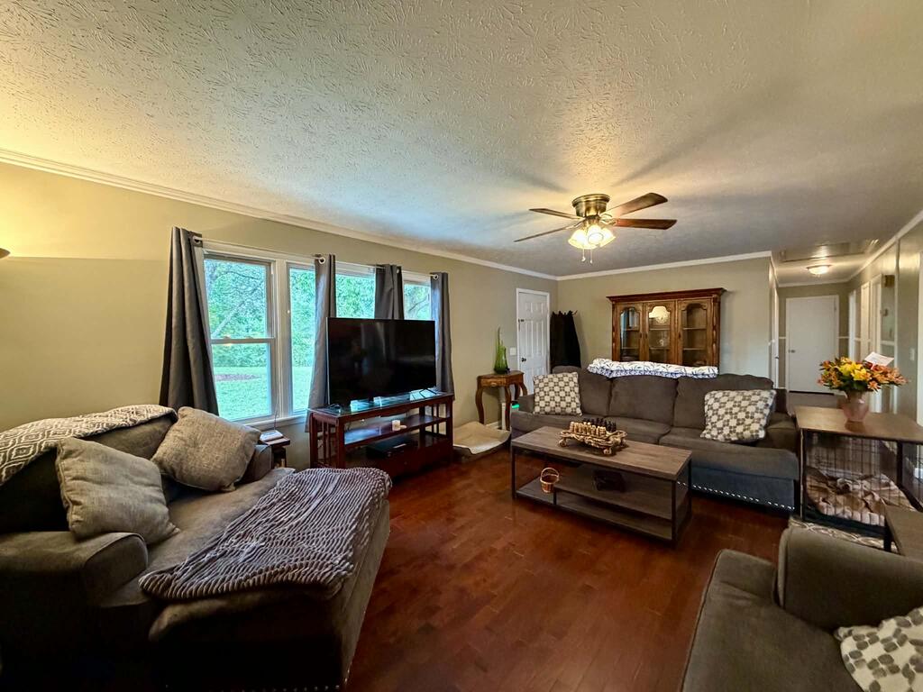 2799 Doran Rd