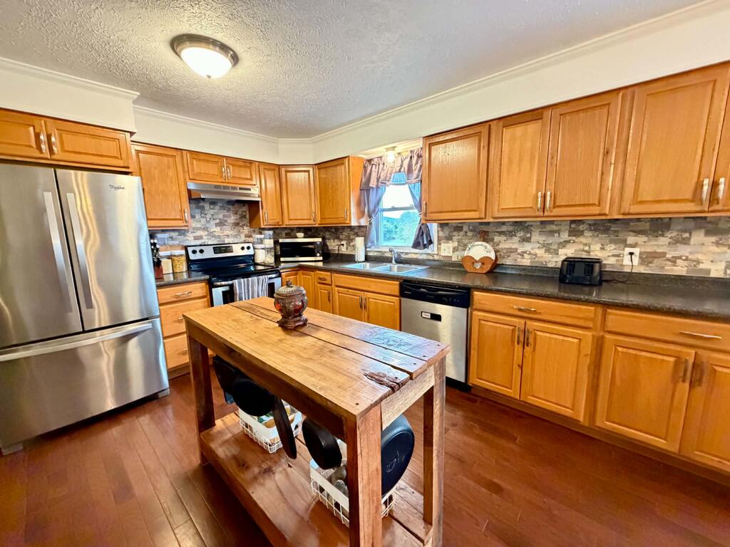 2799 Doran Rd