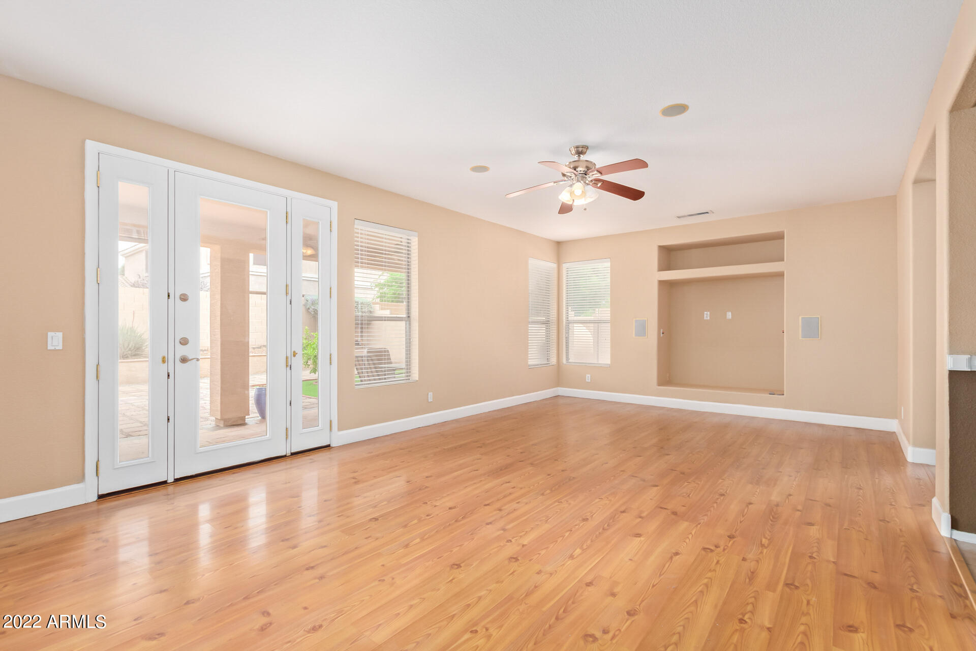 5296 W MURIEL Drive