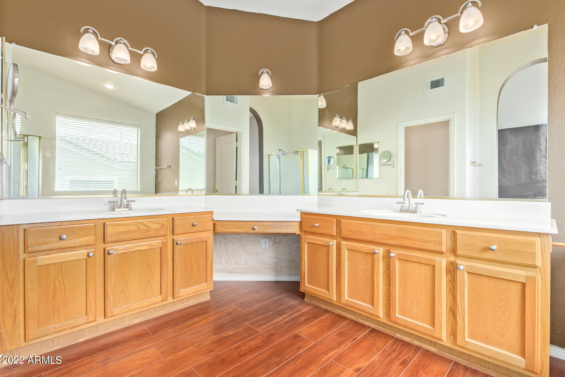 5296 W MURIEL Drive