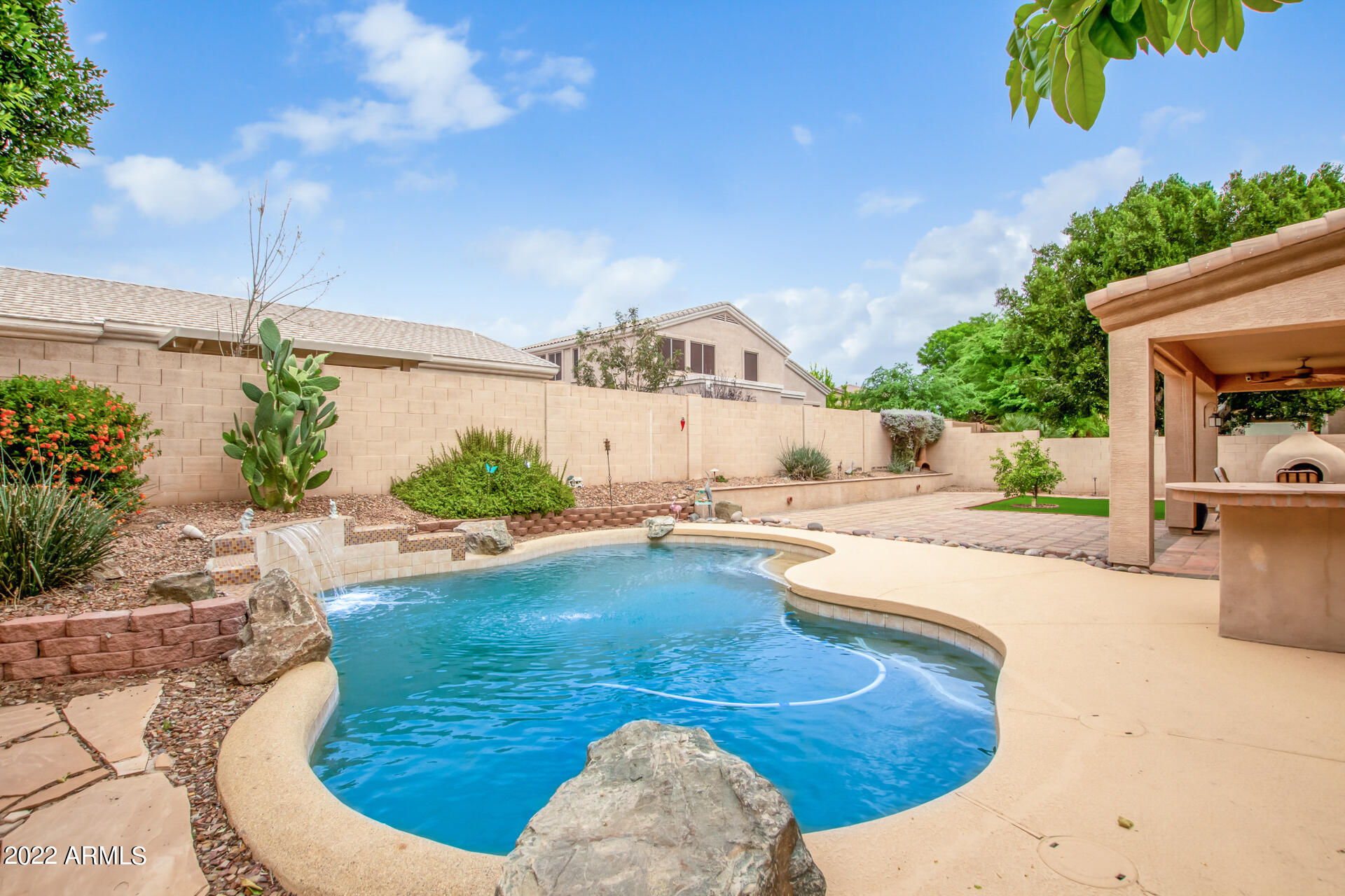 5296 W MURIEL Drive