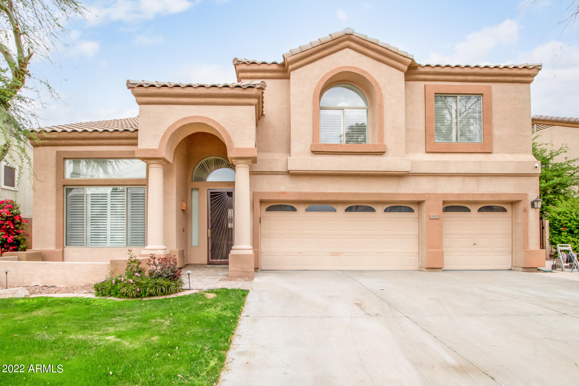 5296 W MURIEL Drive