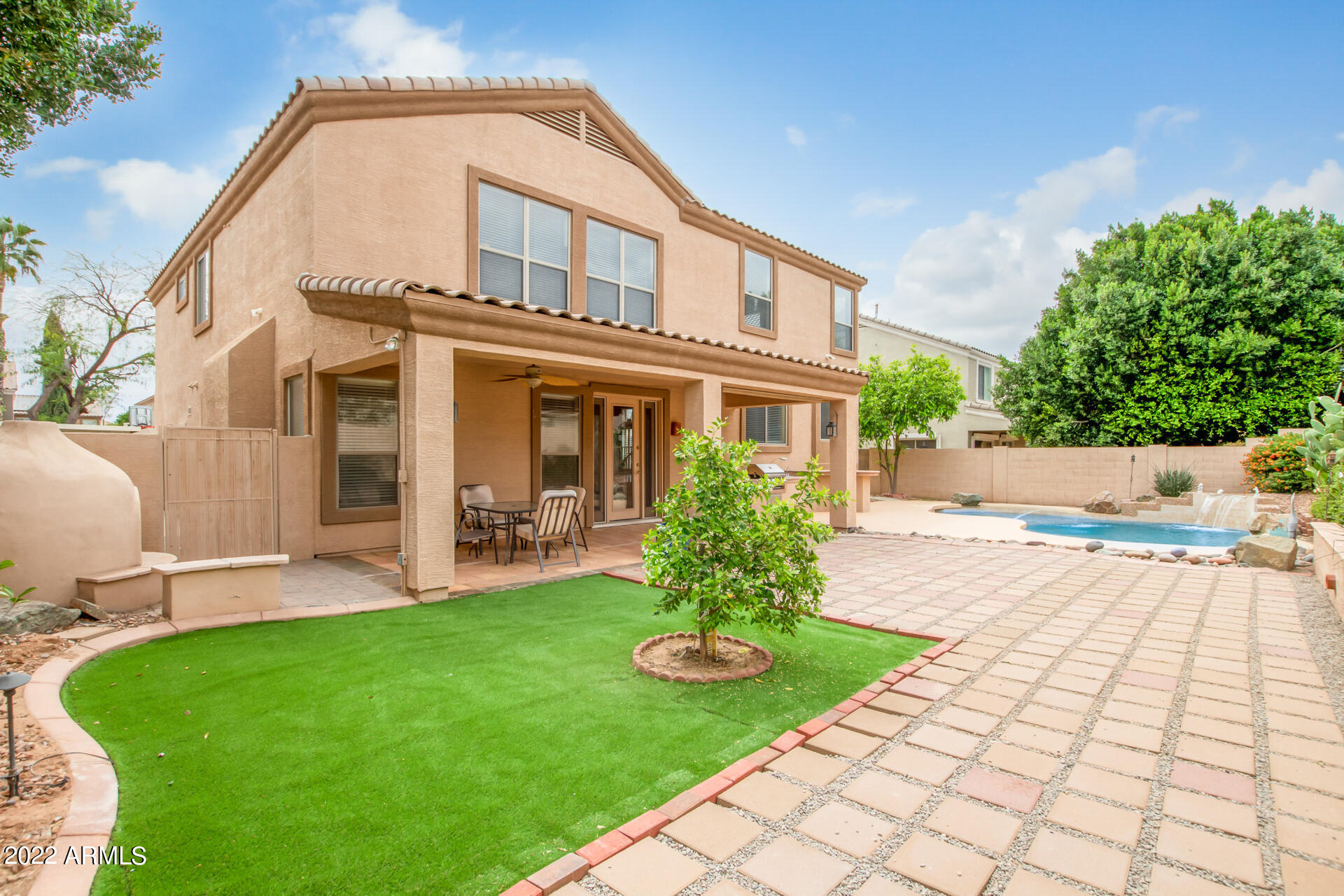 5296 W MURIEL Drive