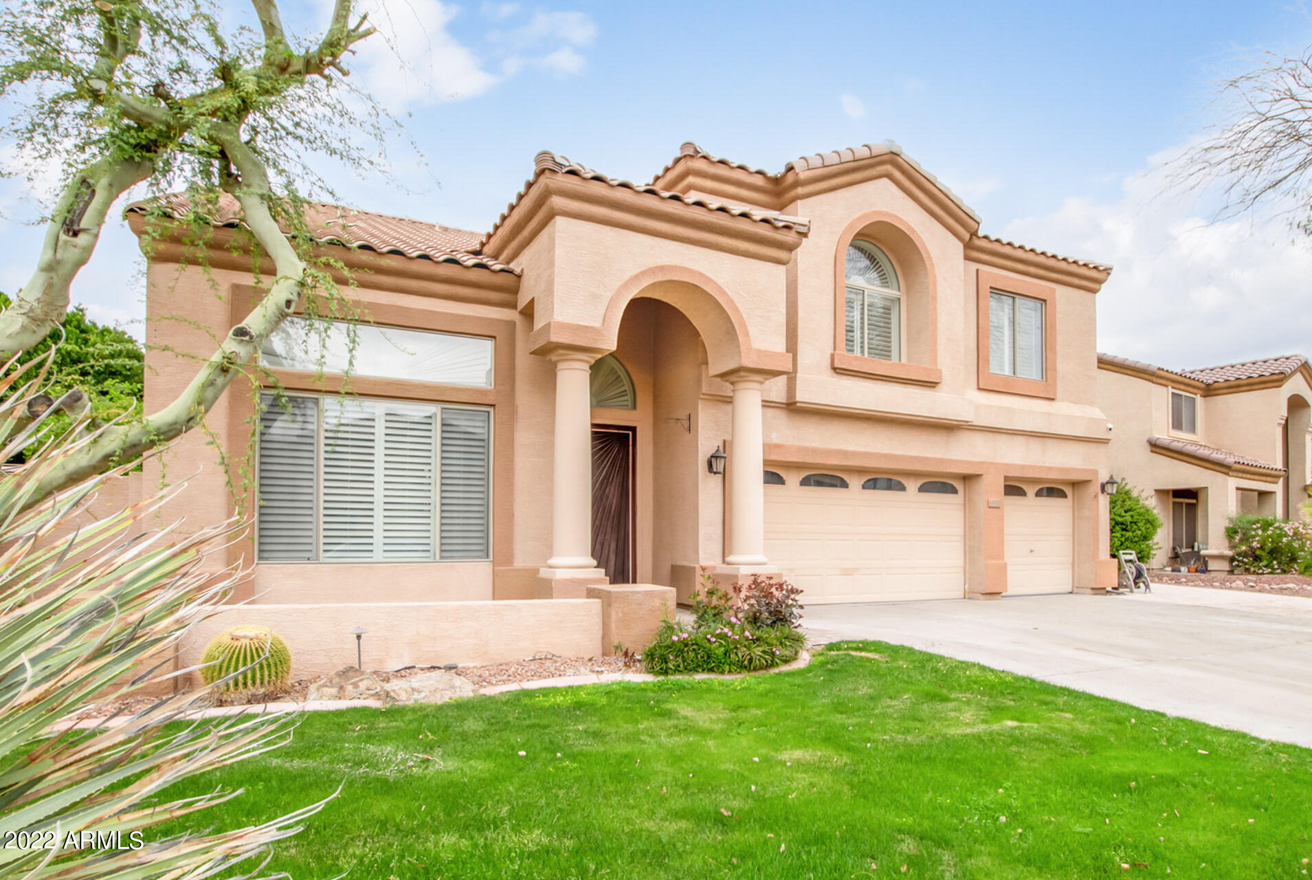 5296 W MURIEL Drive