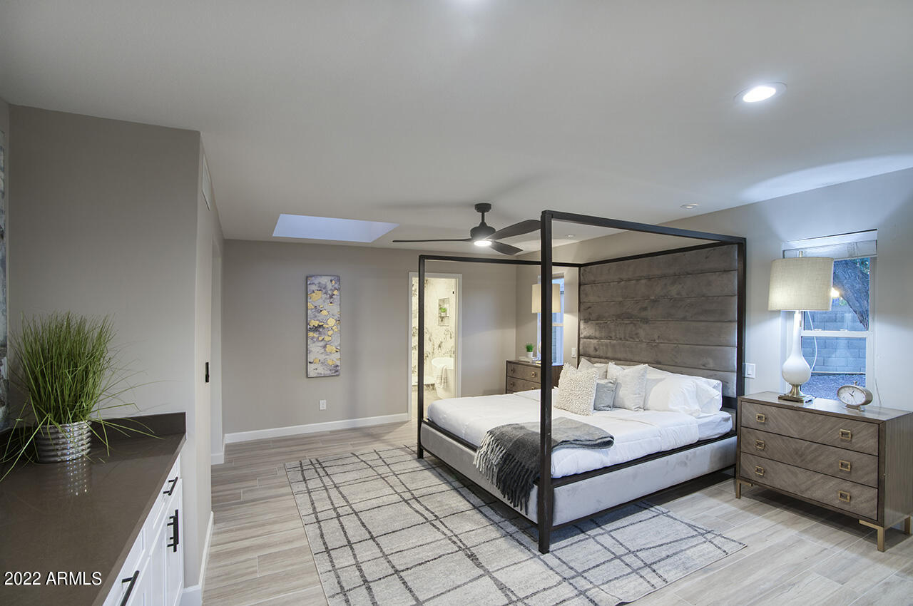 15841 N 56TH Way