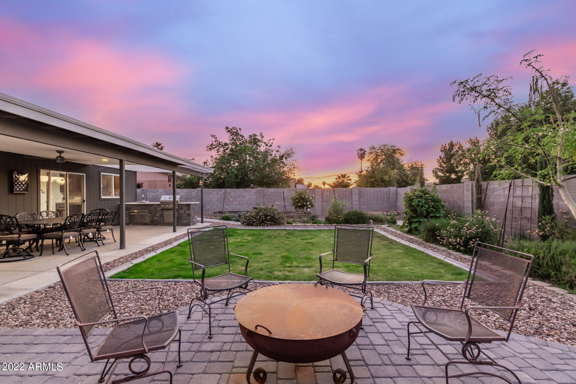 1504 W MARLBORO Drive