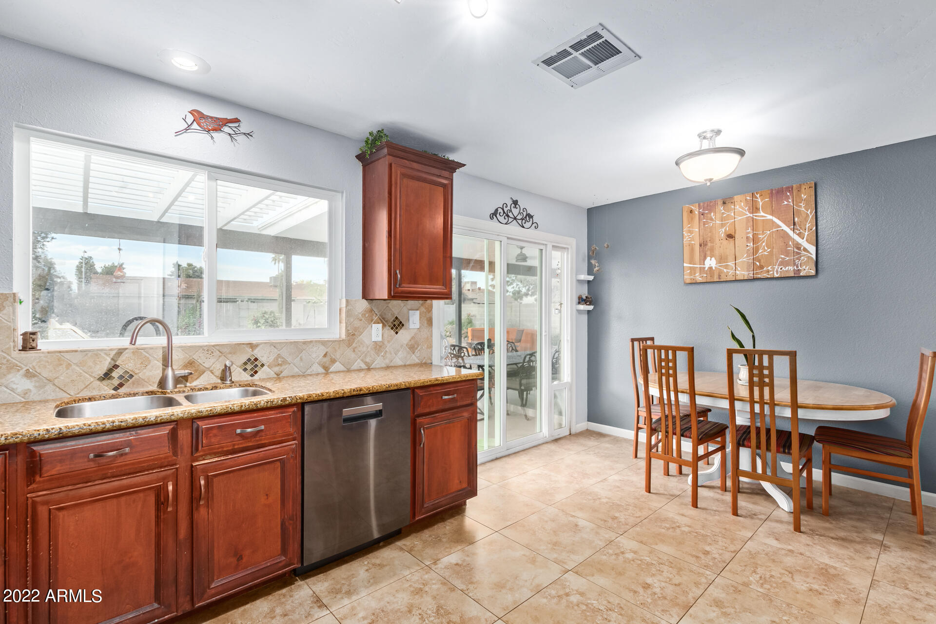 1504 W MARLBORO Drive