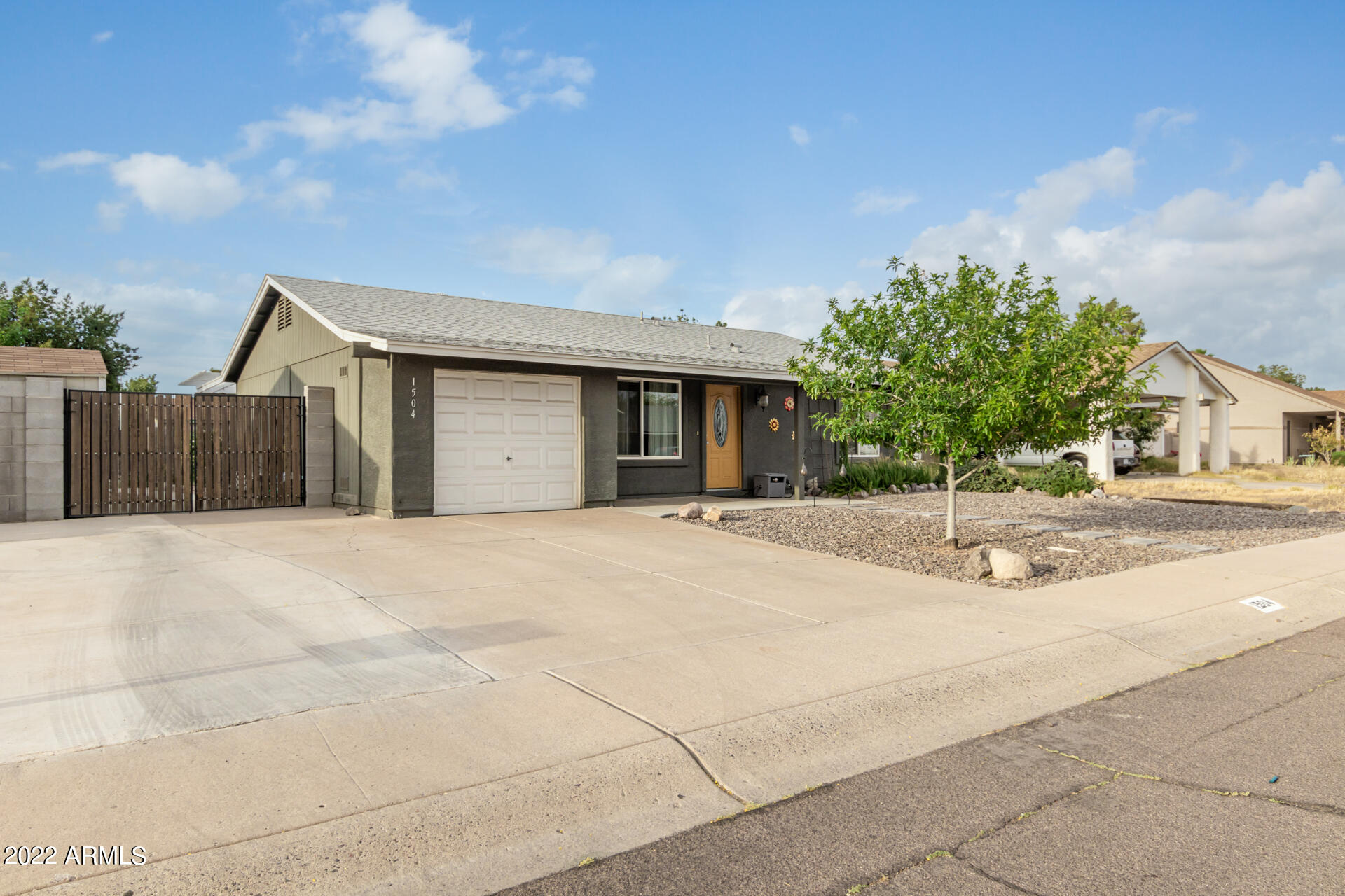 1504 W MARLBORO Drive