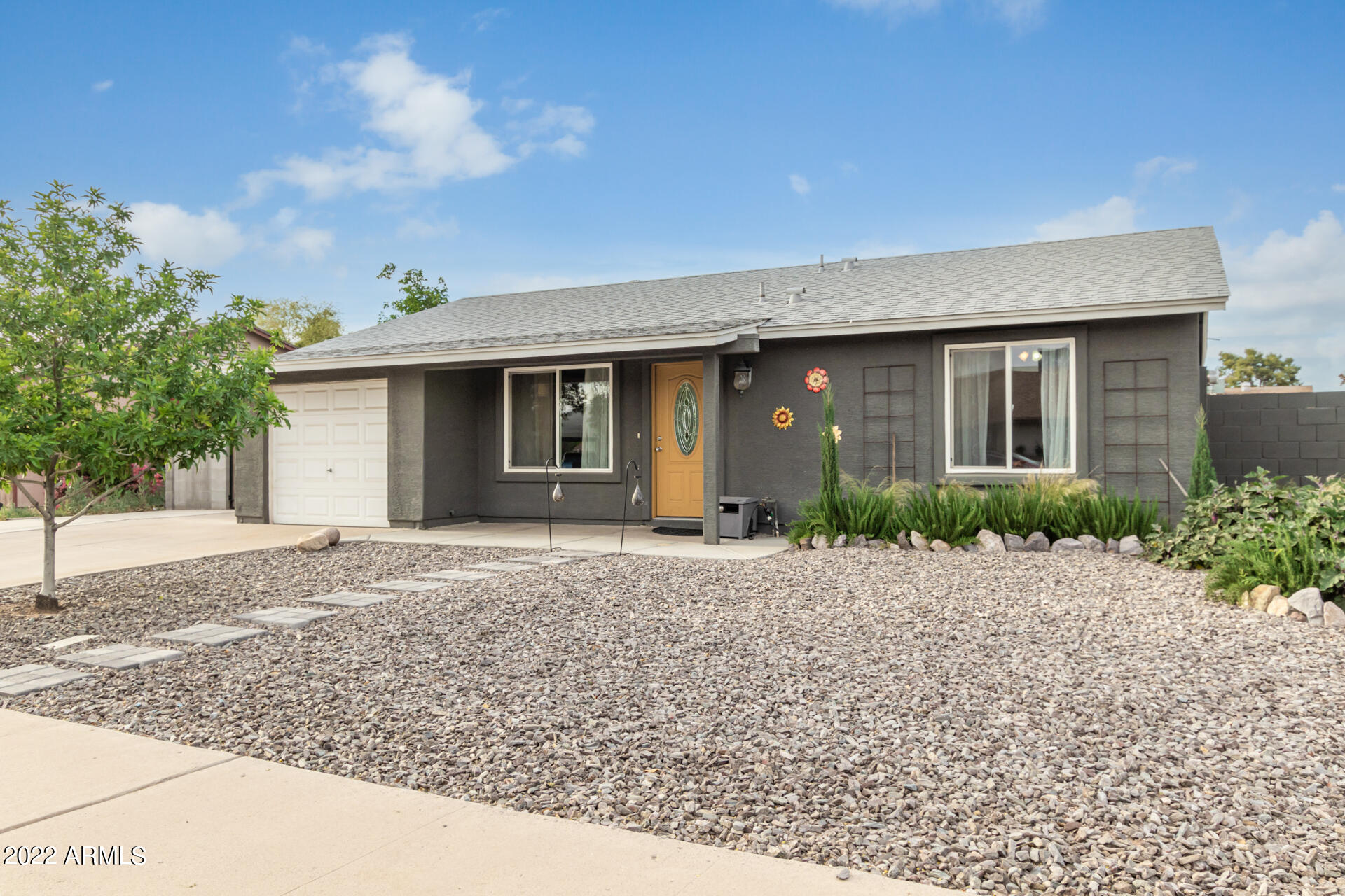 1504 W MARLBORO Drive