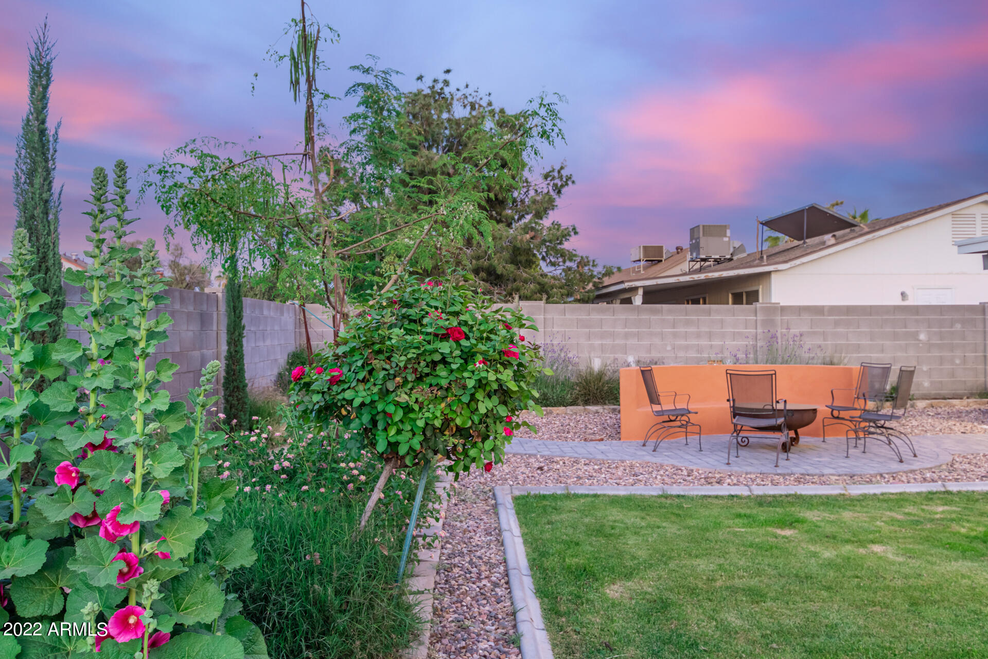 1504 W MARLBORO Drive