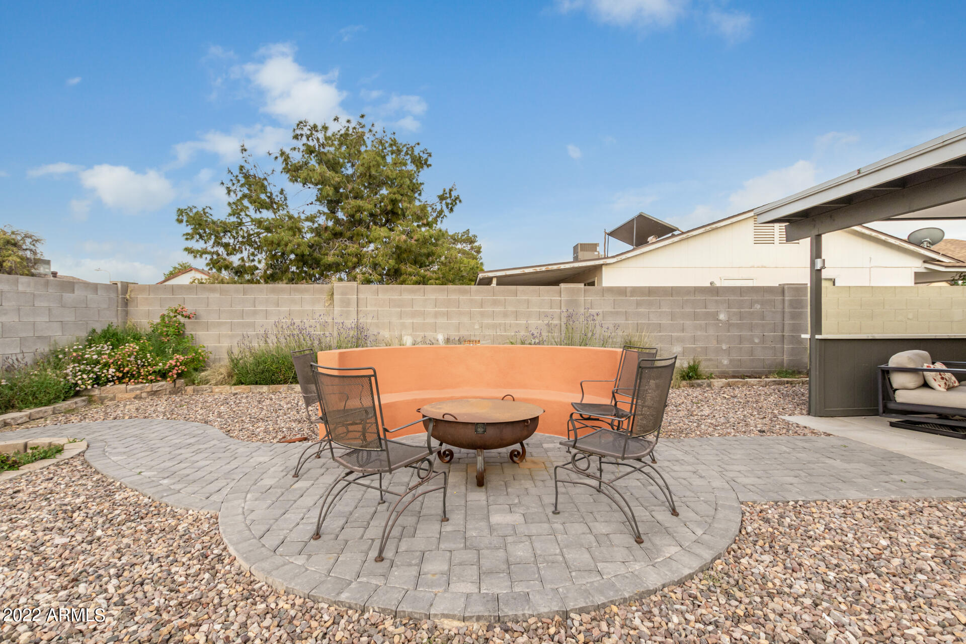 1504 W MARLBORO Drive
