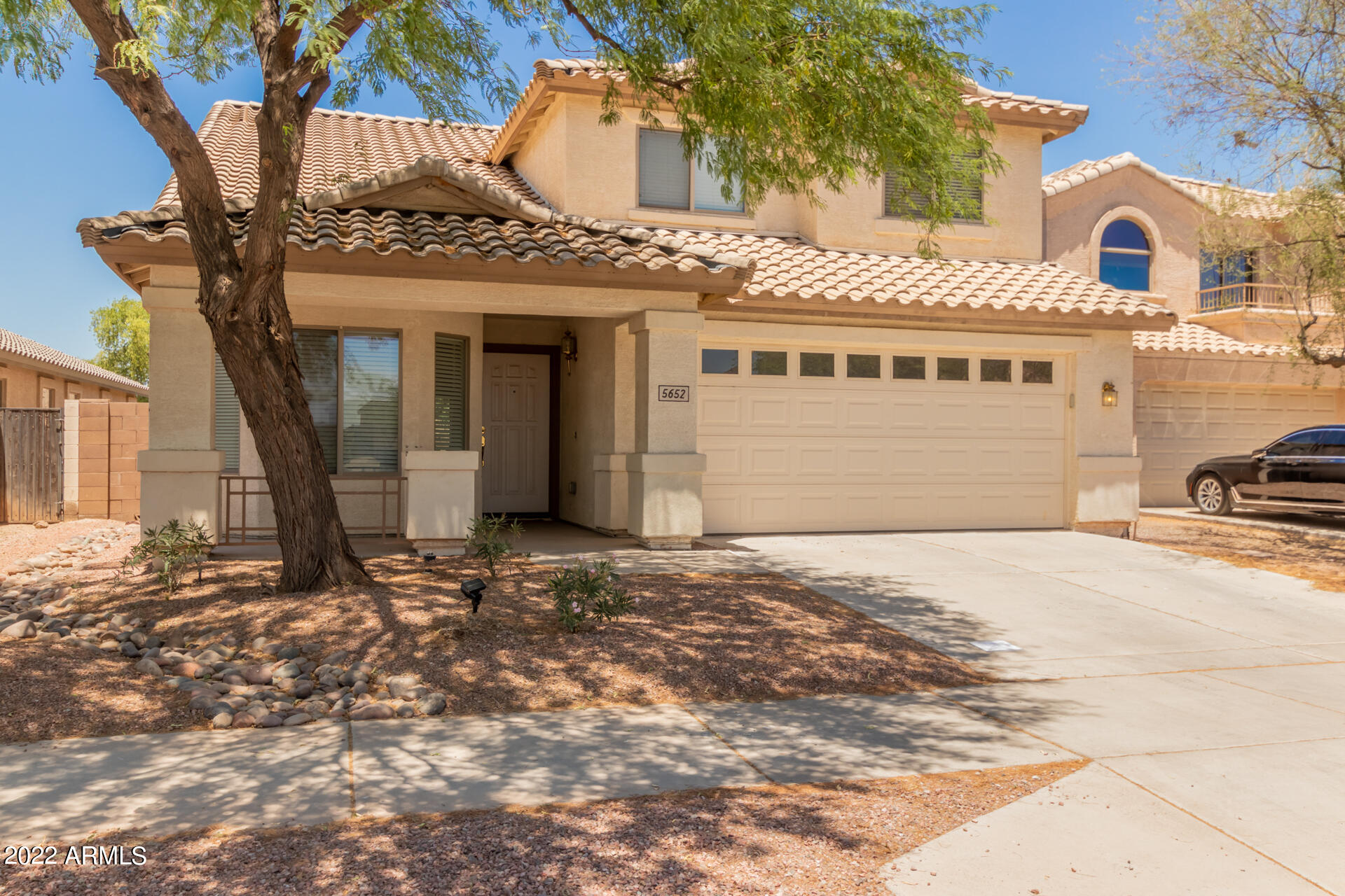 5652 W Pueblo Avenue