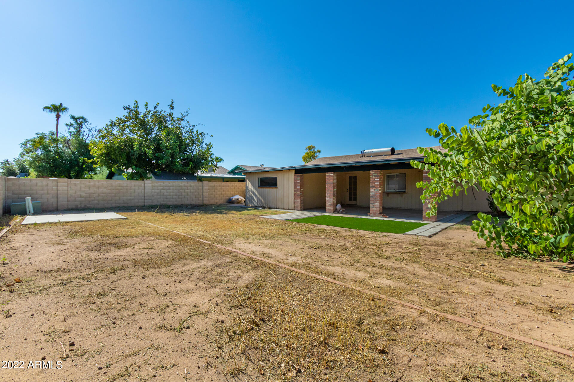 5621 W GREENBRIAR Drive