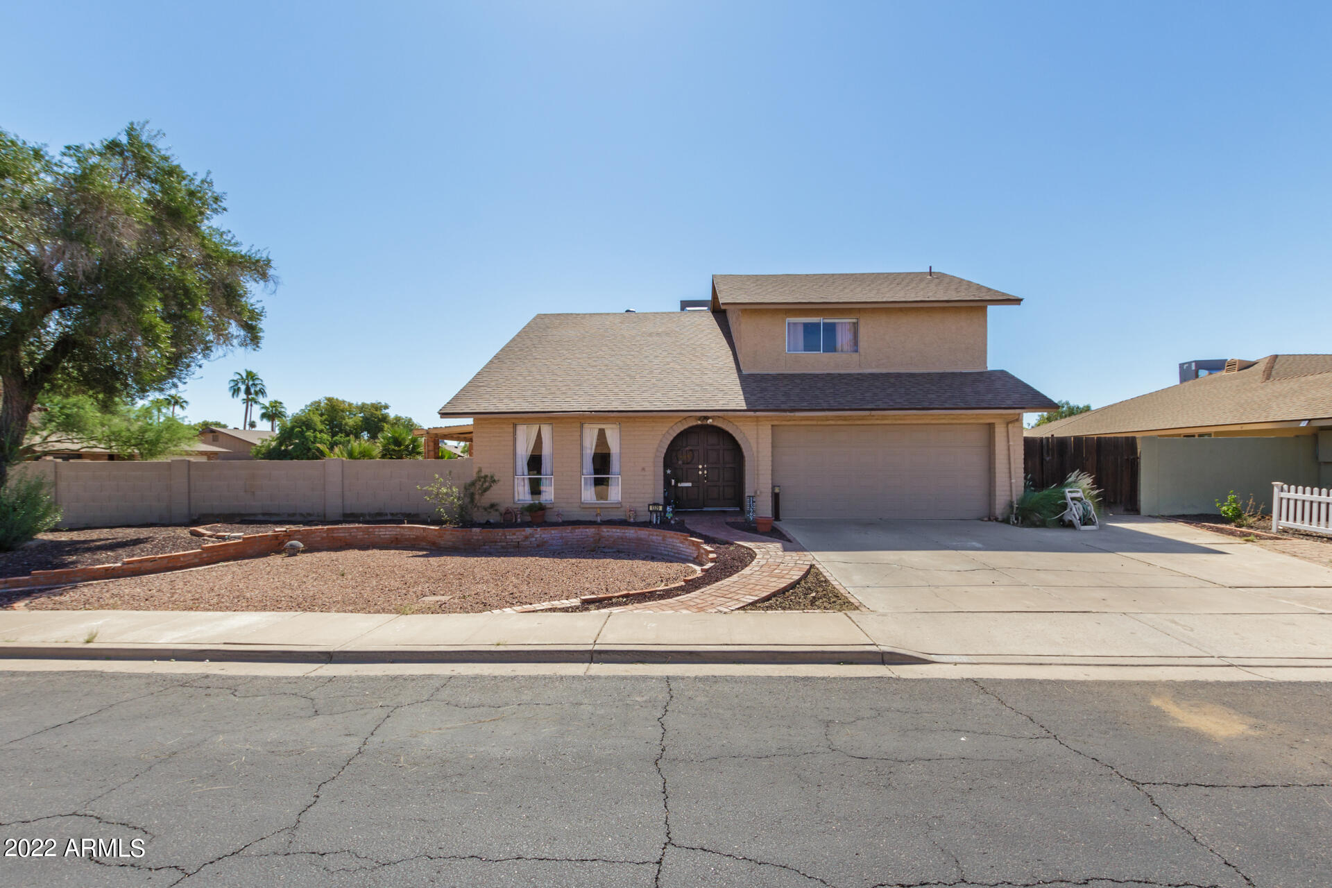 1329 W LAGUNA AZUL Avenue