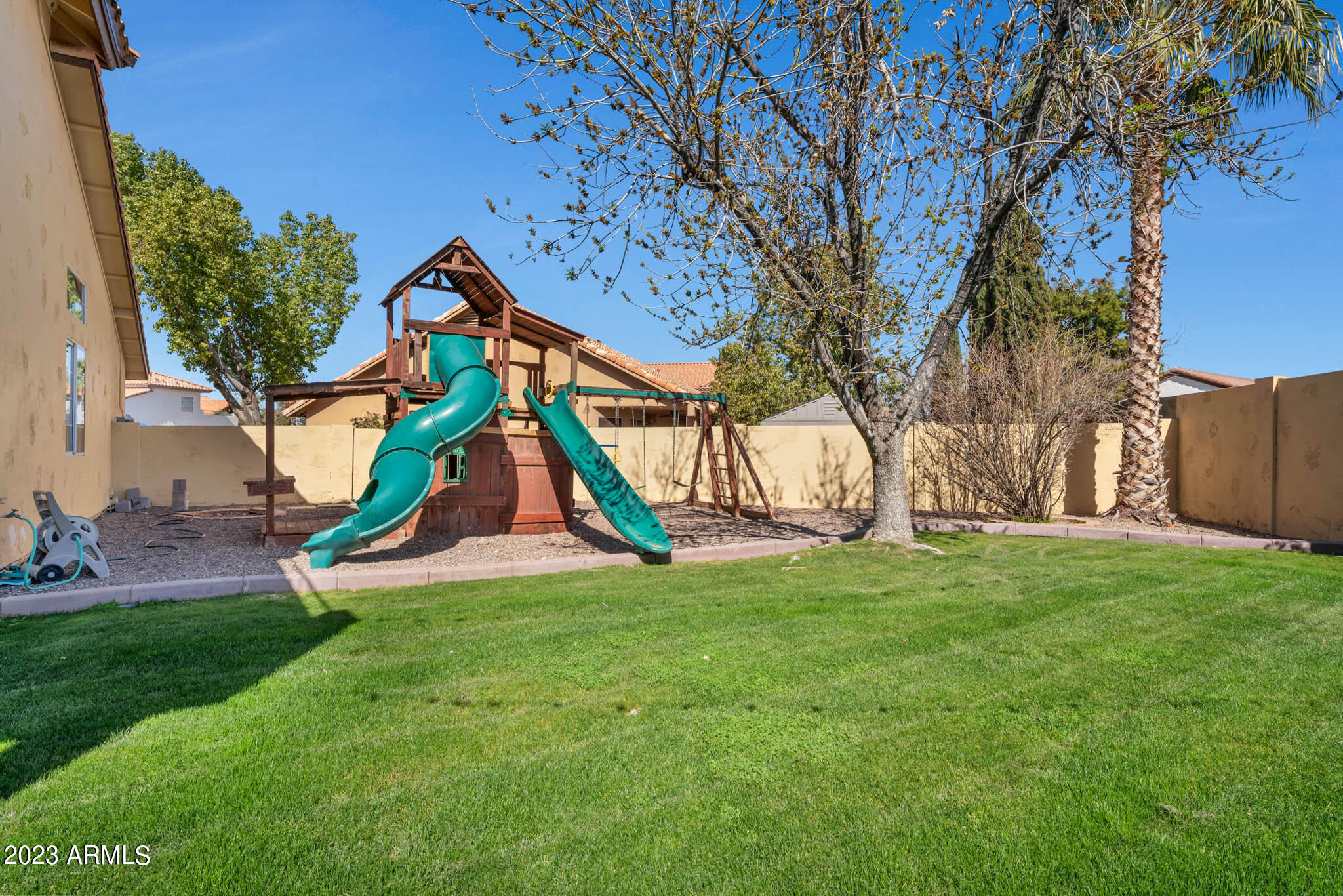 3127 E Menlo Street