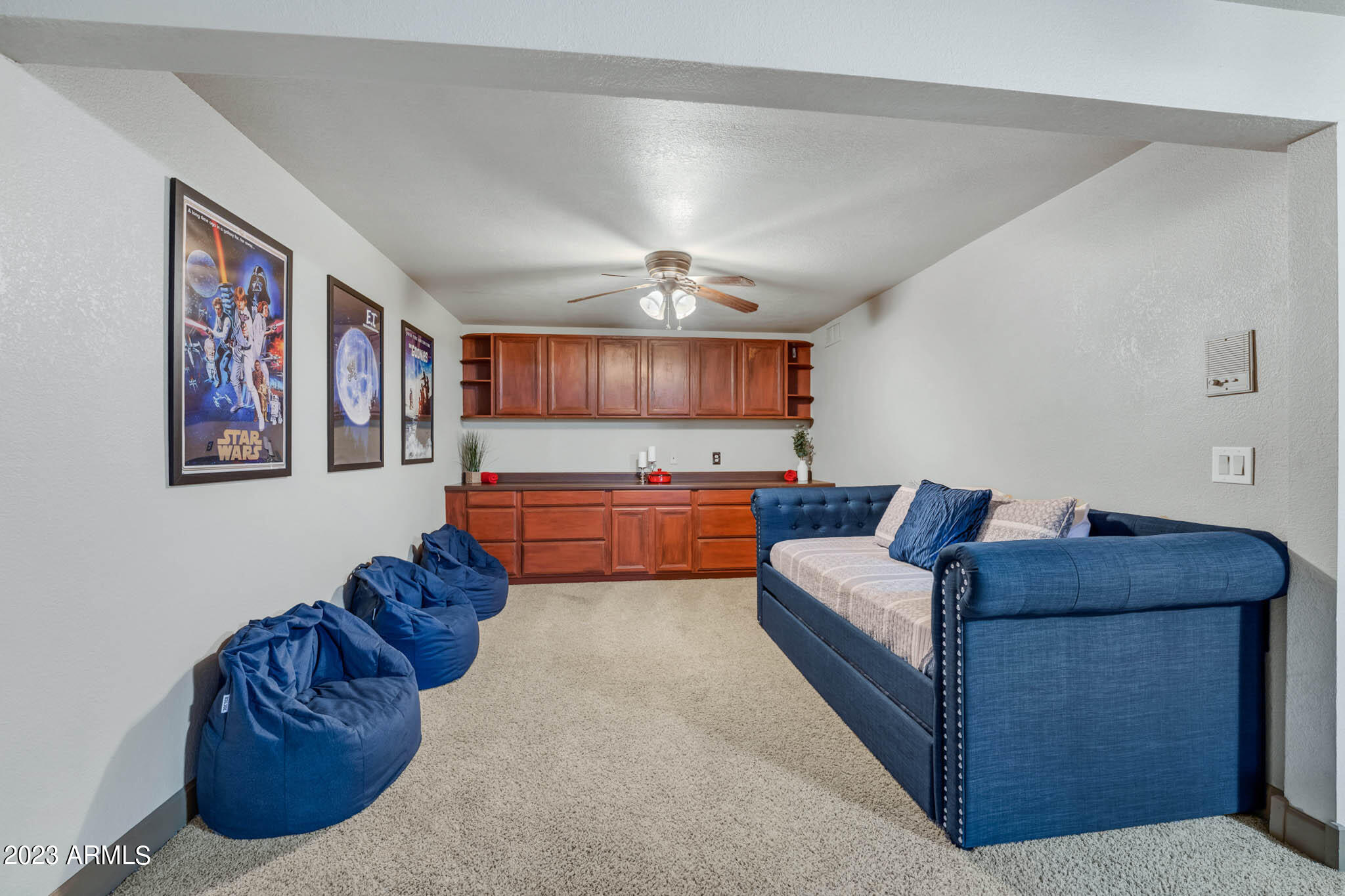3127 E Menlo Street