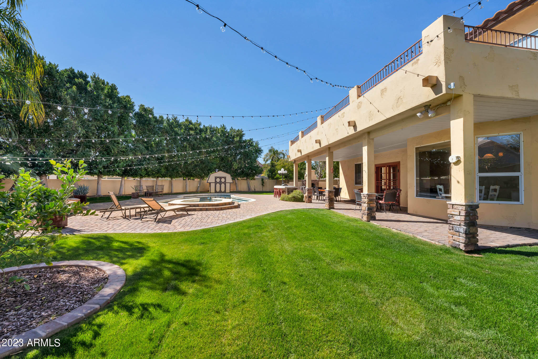 3127 E Menlo Street