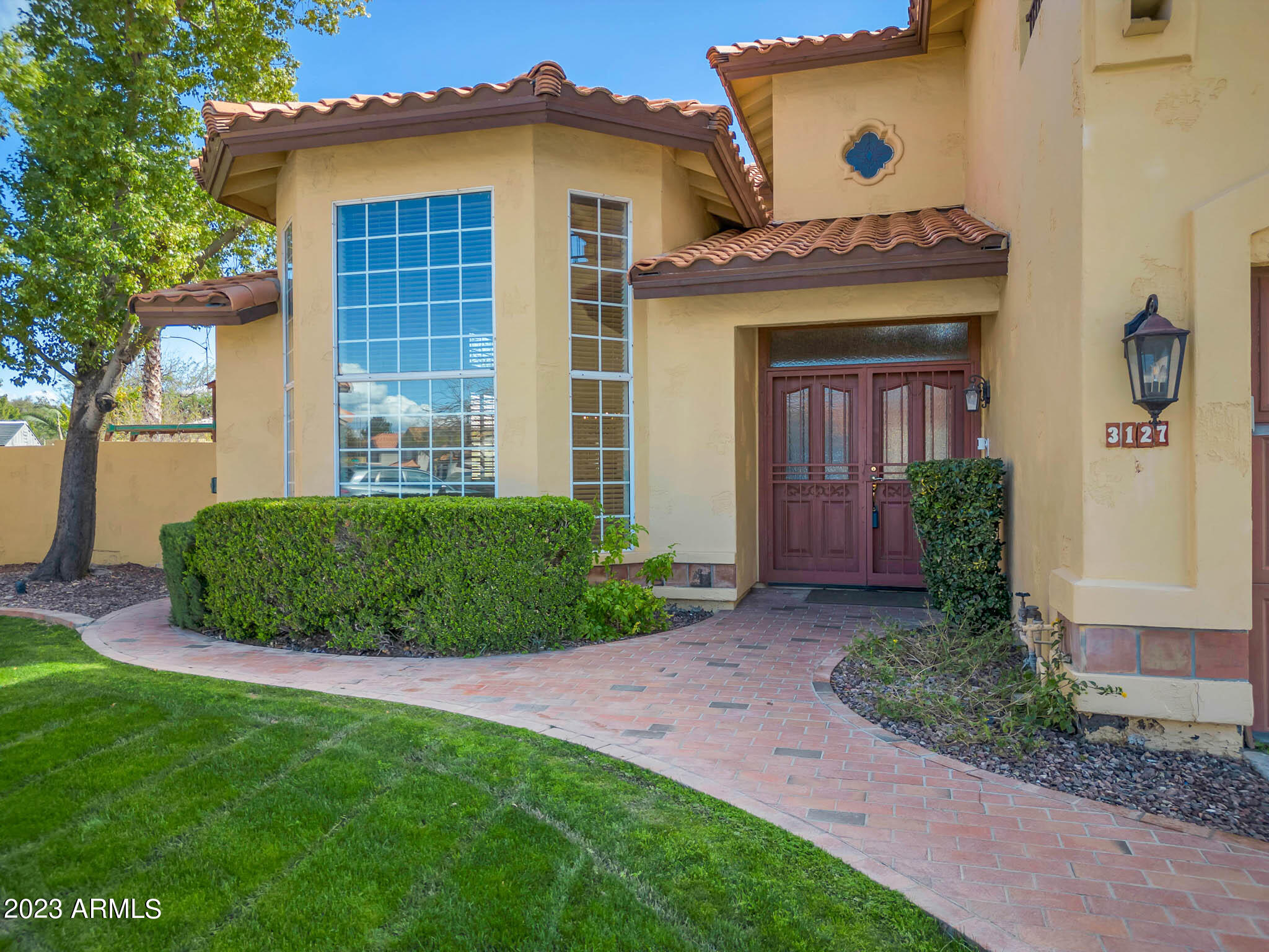 3127 E Menlo Street