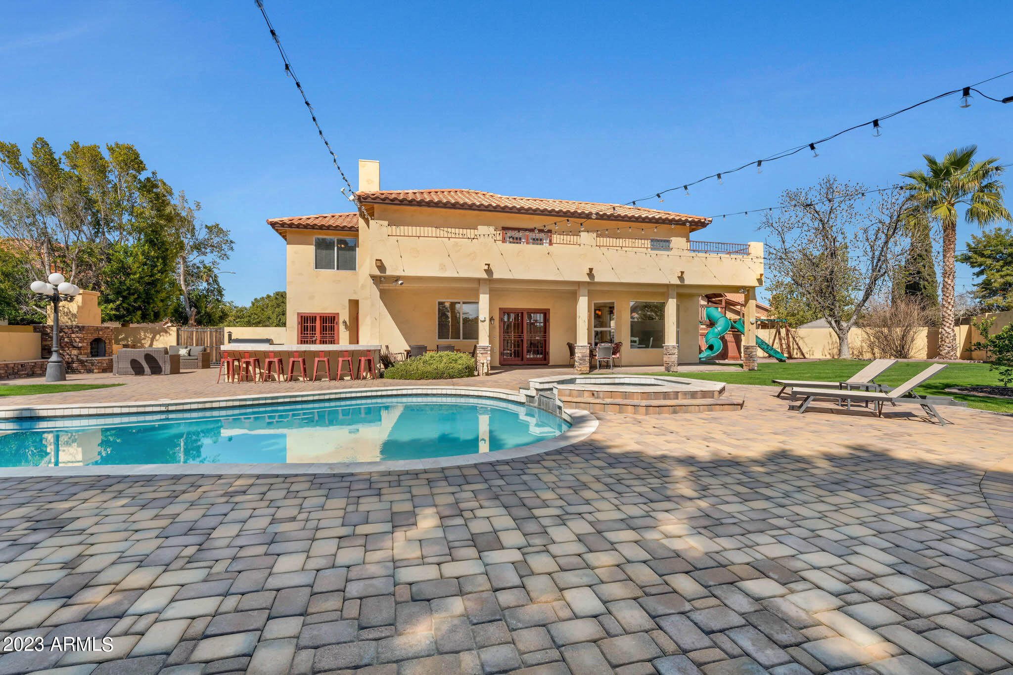 3127 E Menlo Street