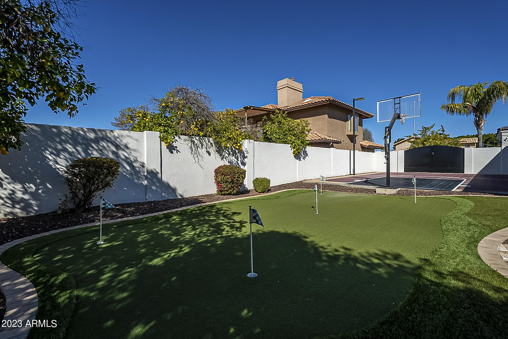 3227 E ENCANTO Street