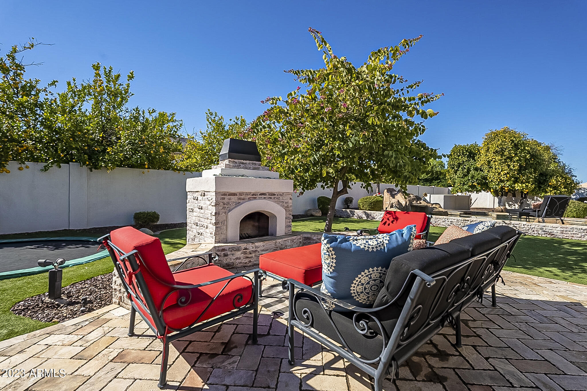 3227 E ENCANTO Street