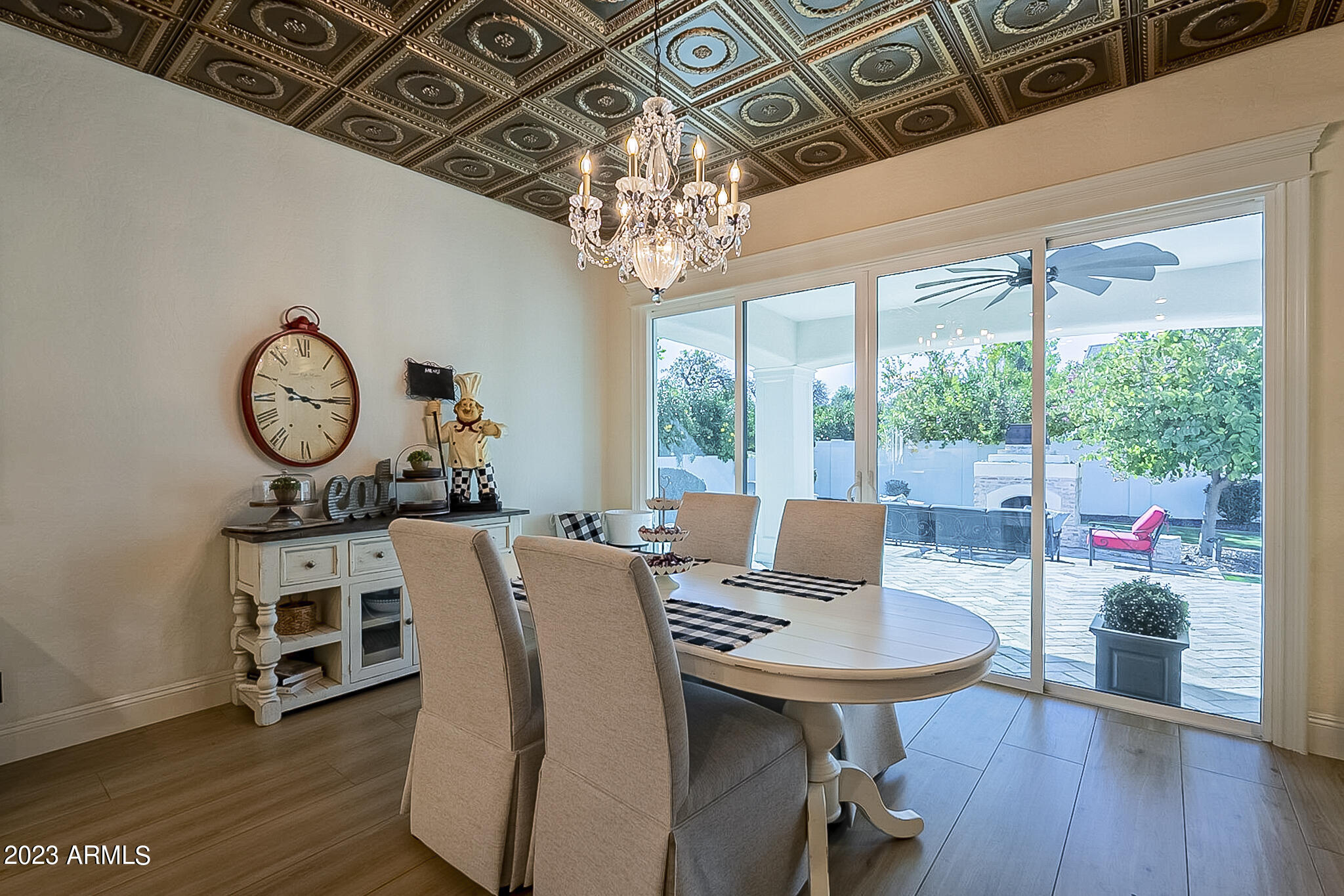 3227 E ENCANTO Street