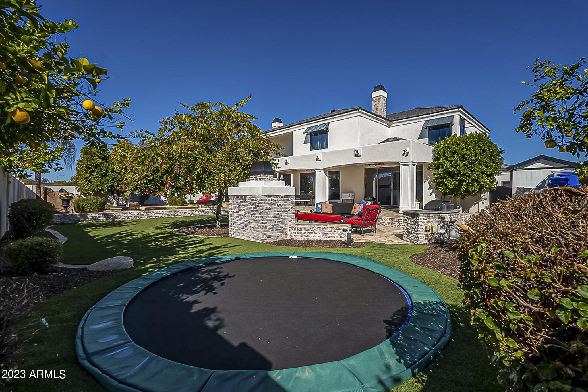 3227 E ENCANTO Street