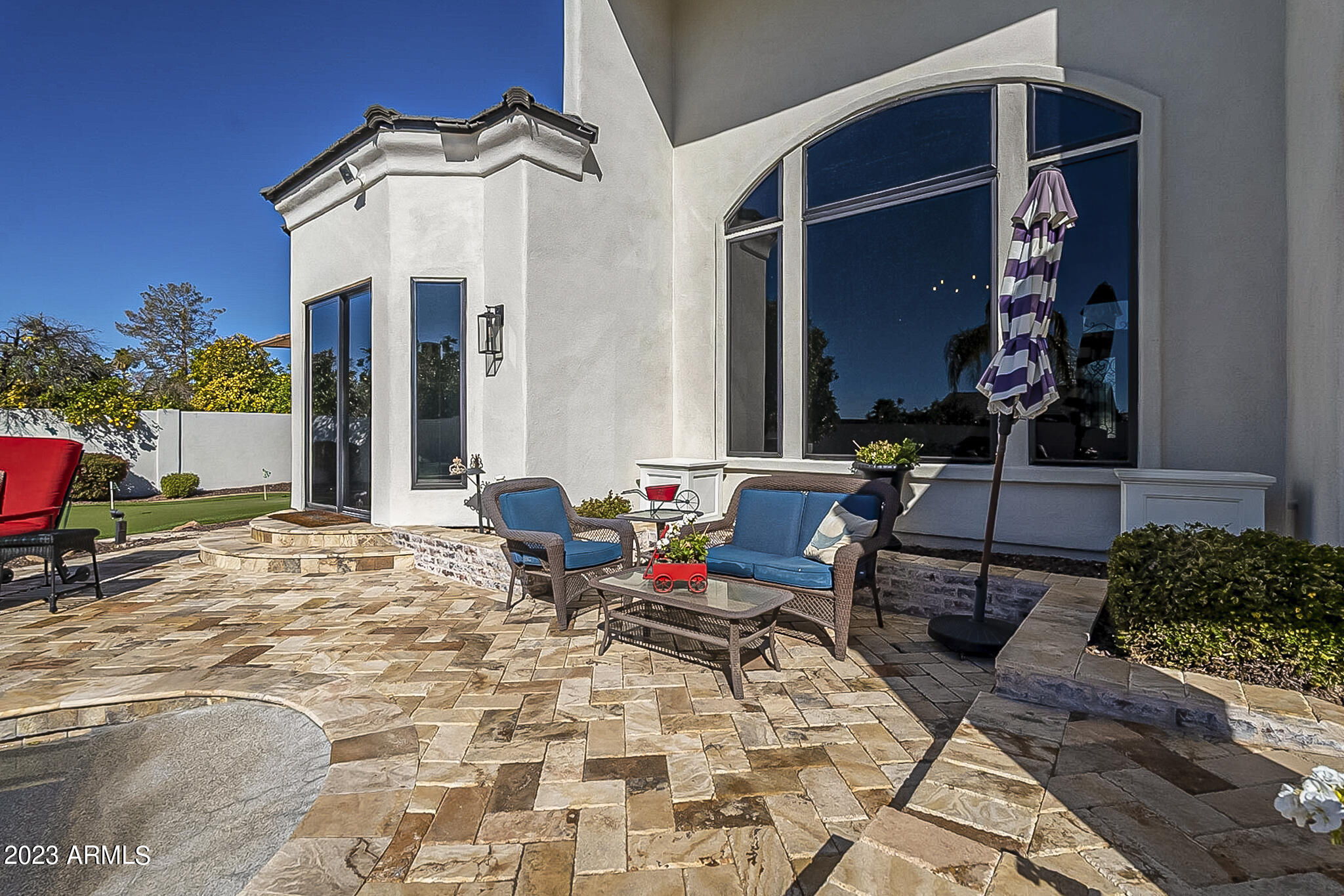 3227 E ENCANTO Street