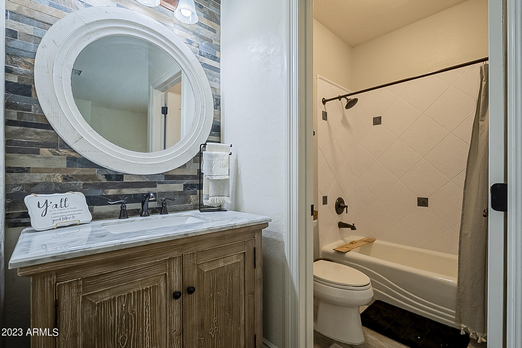 3227 E ENCANTO Street