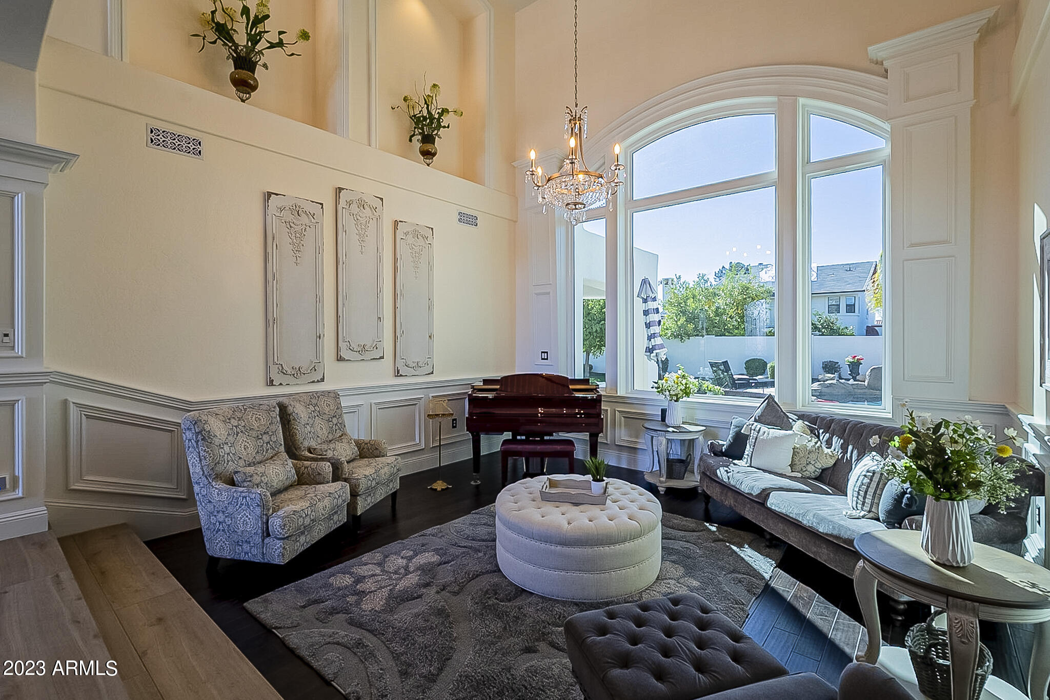 3227 E ENCANTO Street