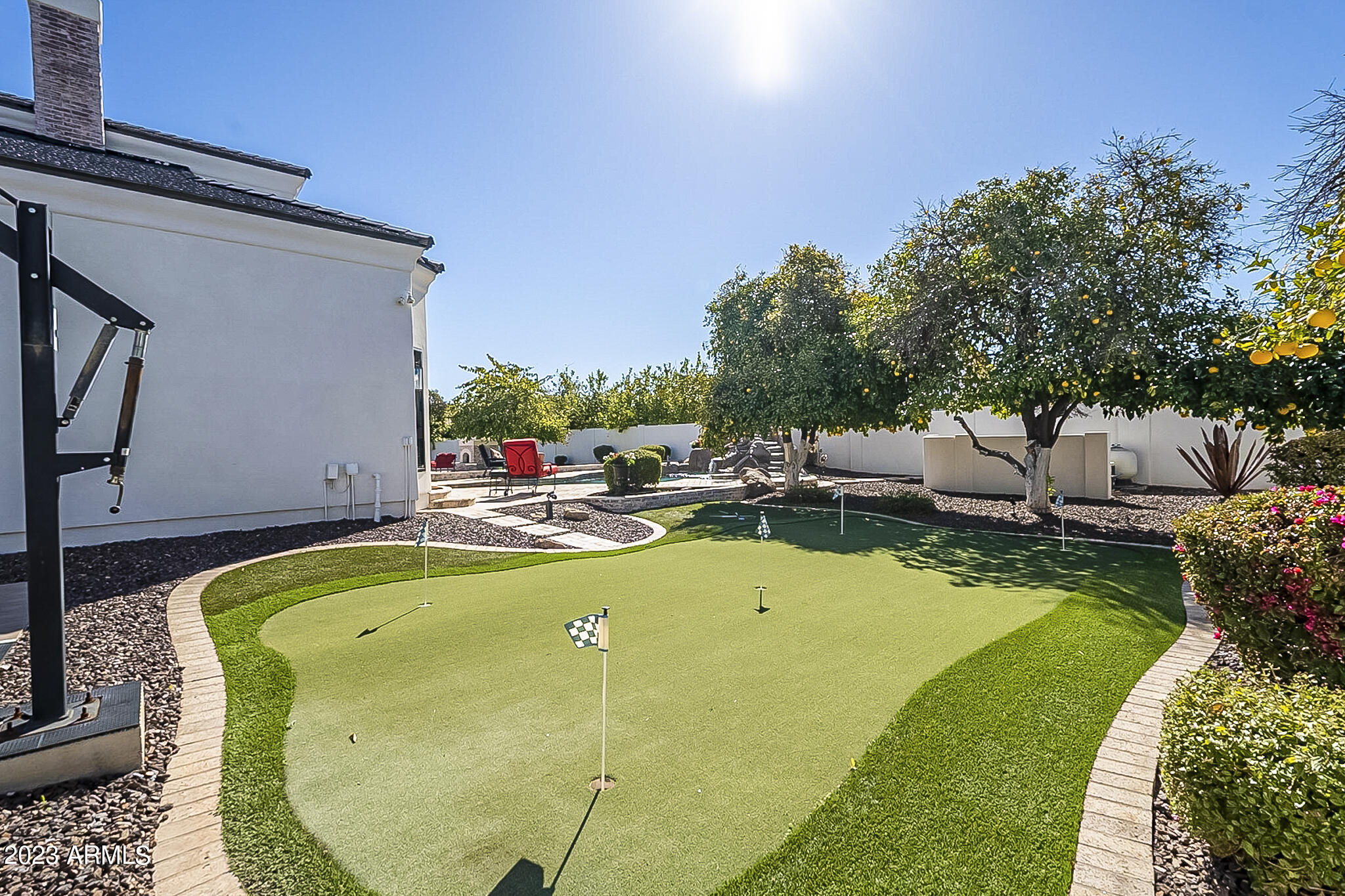3227 E ENCANTO Street