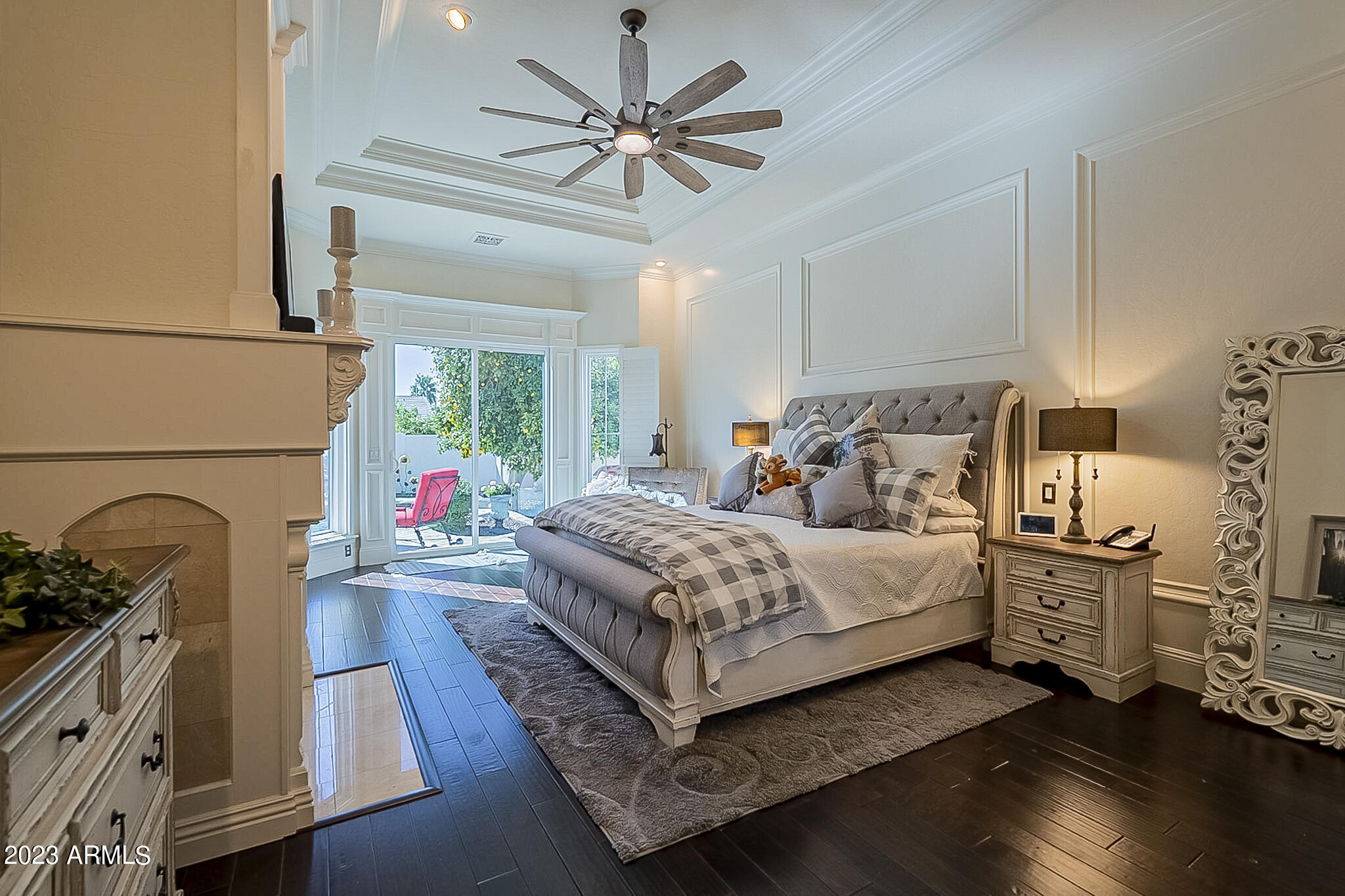 3227 E ENCANTO Street